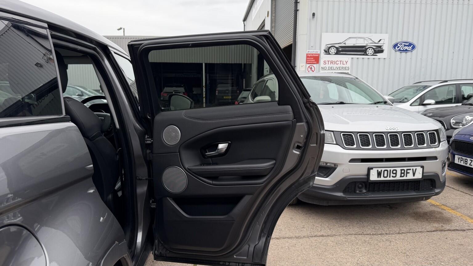 Land Rover Range Rover Evoque view 21