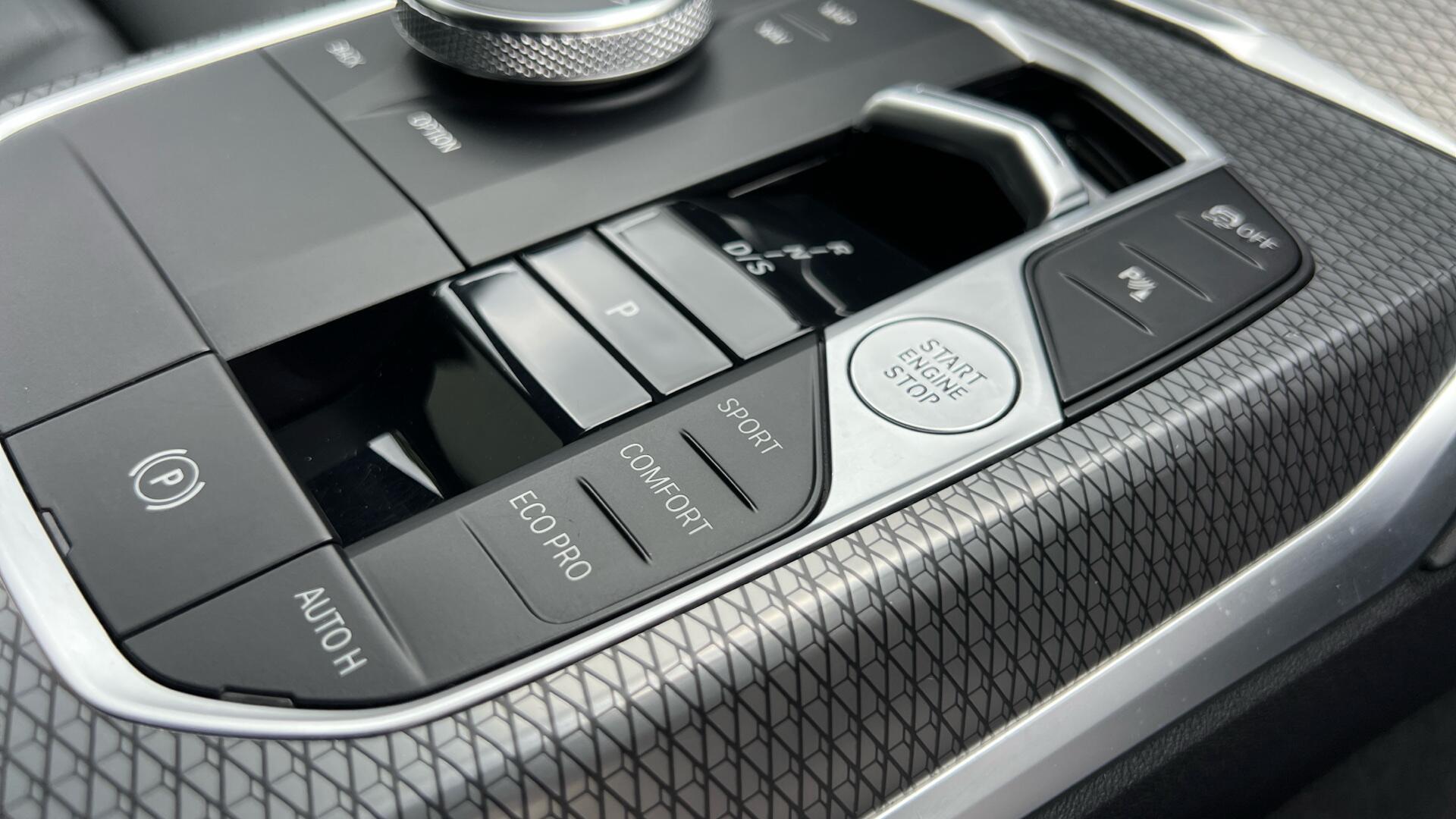 BMW 3 Series view 19