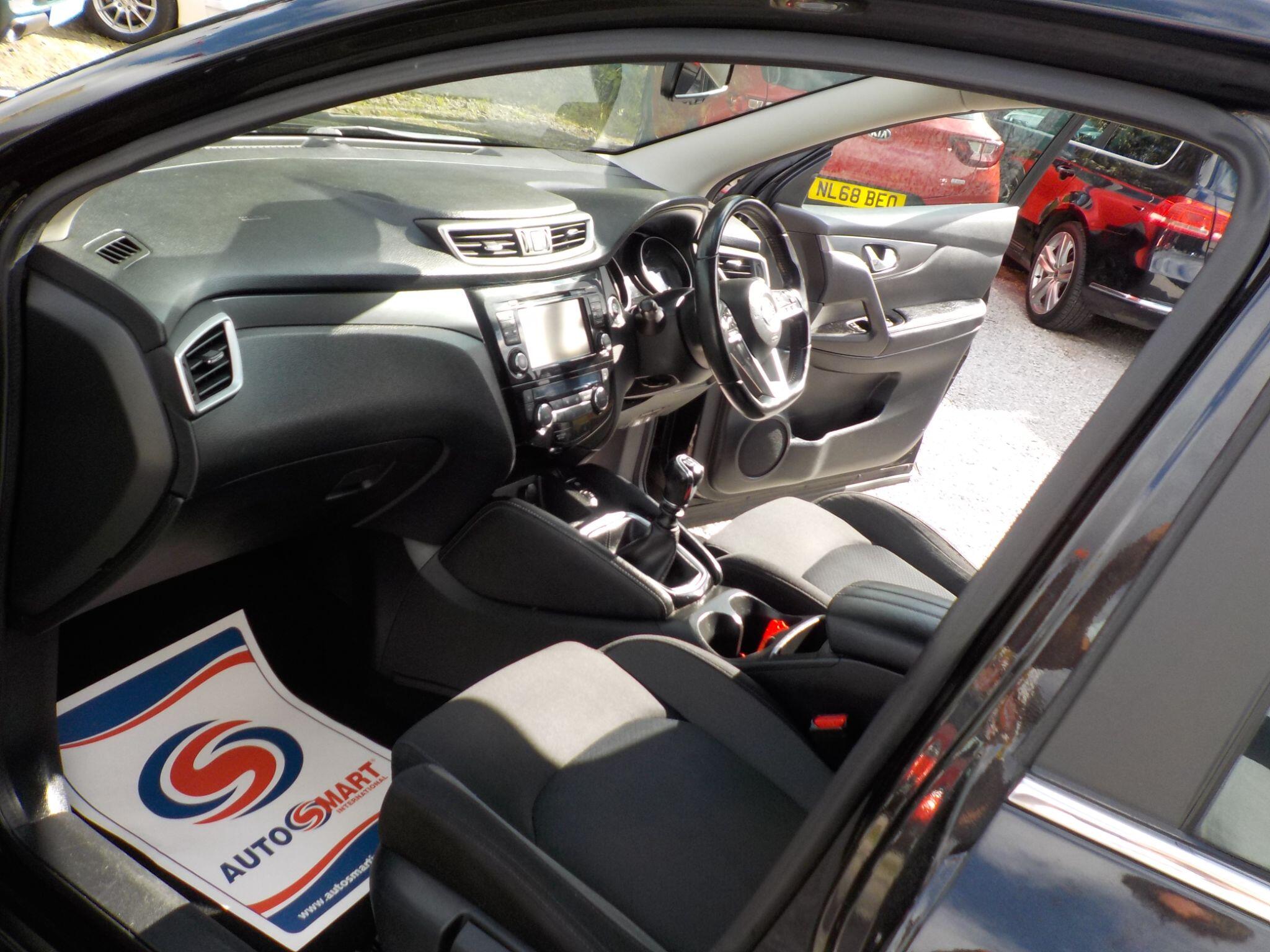 Nissan Qashqai 1.5 dCi N-Connecta Euro 6 (s/s) 5dr