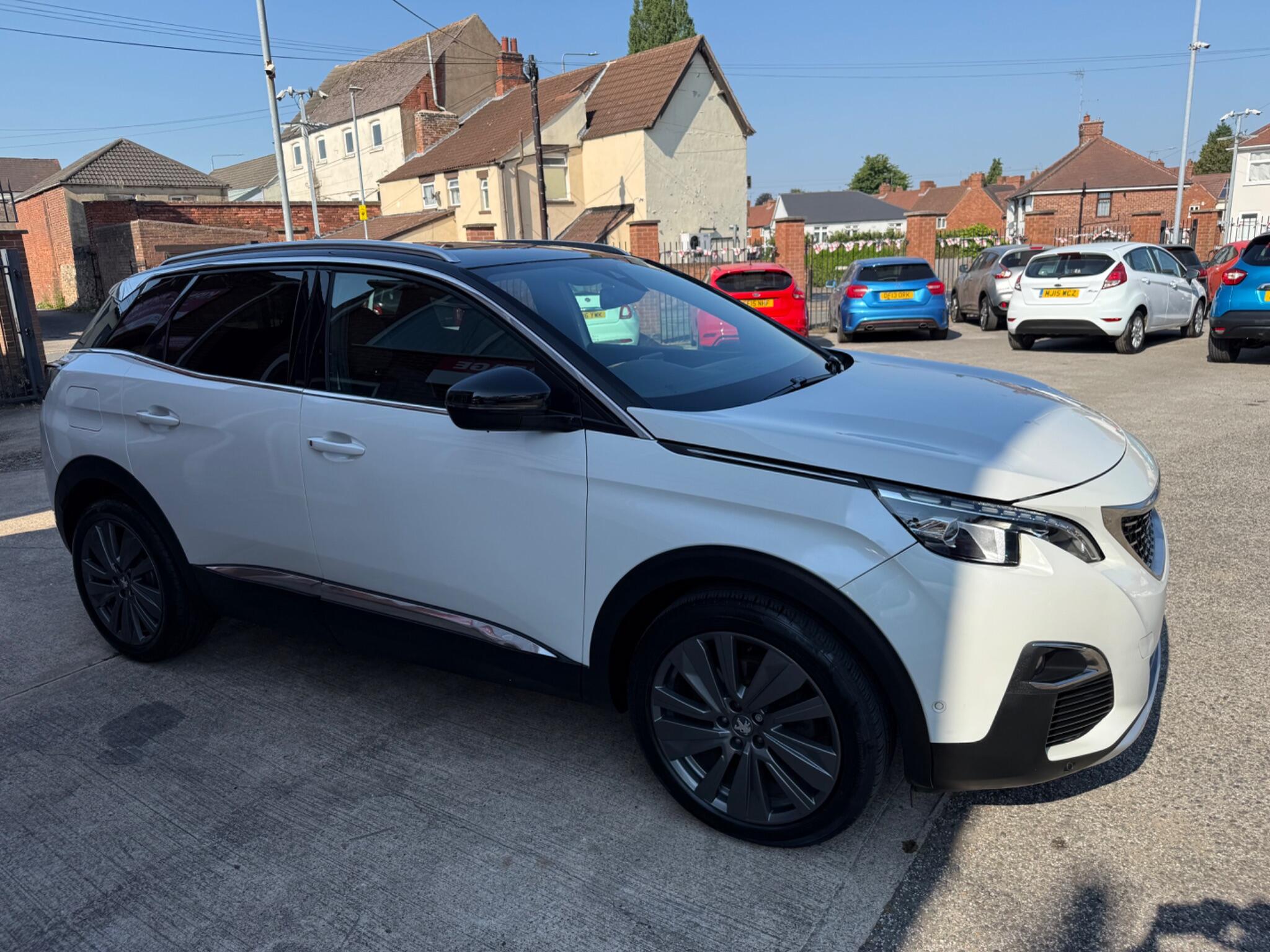 Peugeot 3008 view 2