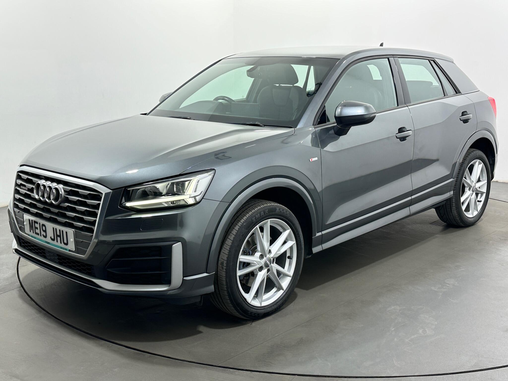 Audi Q2 view 54