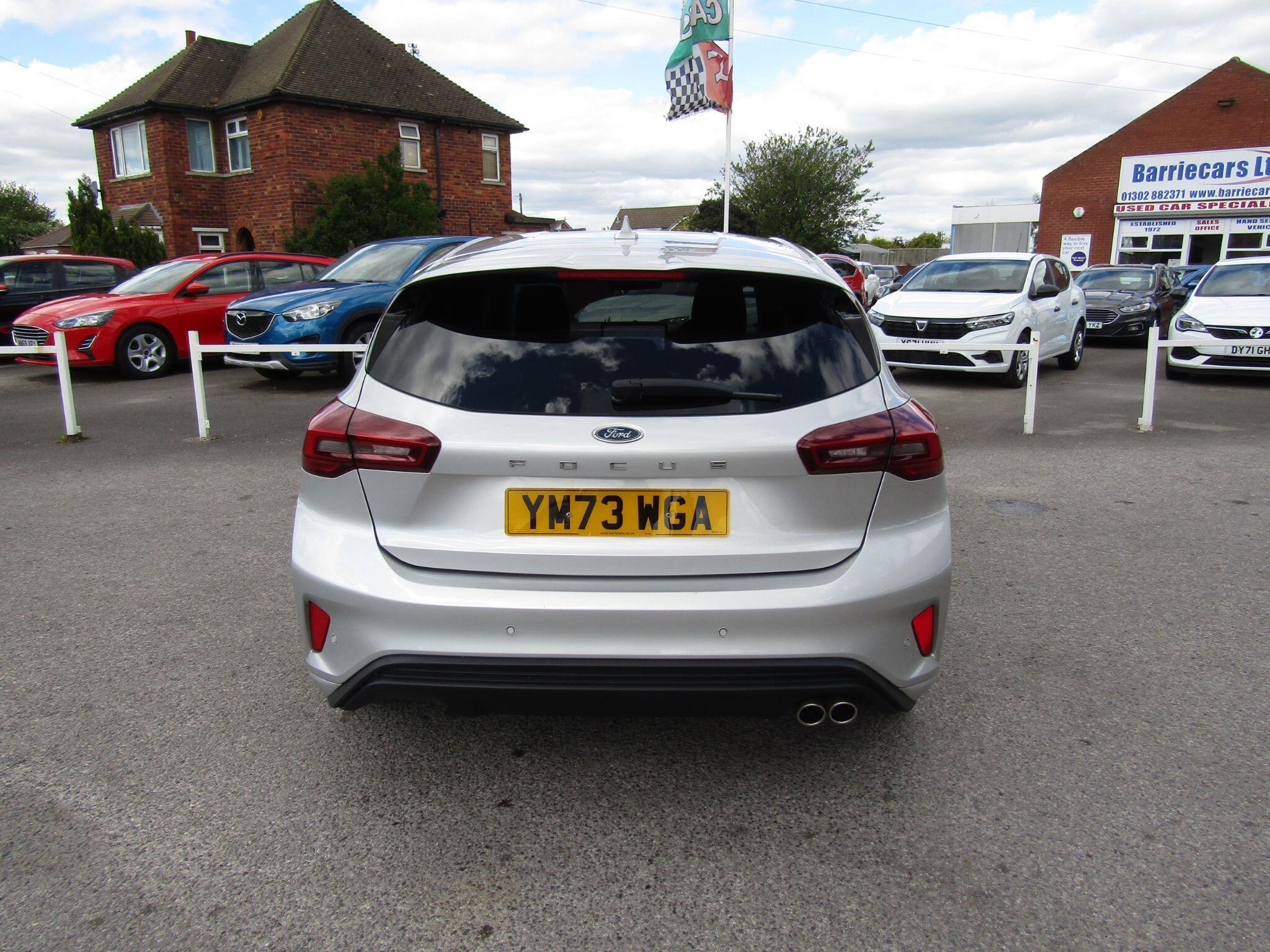 Ford Focus view 8