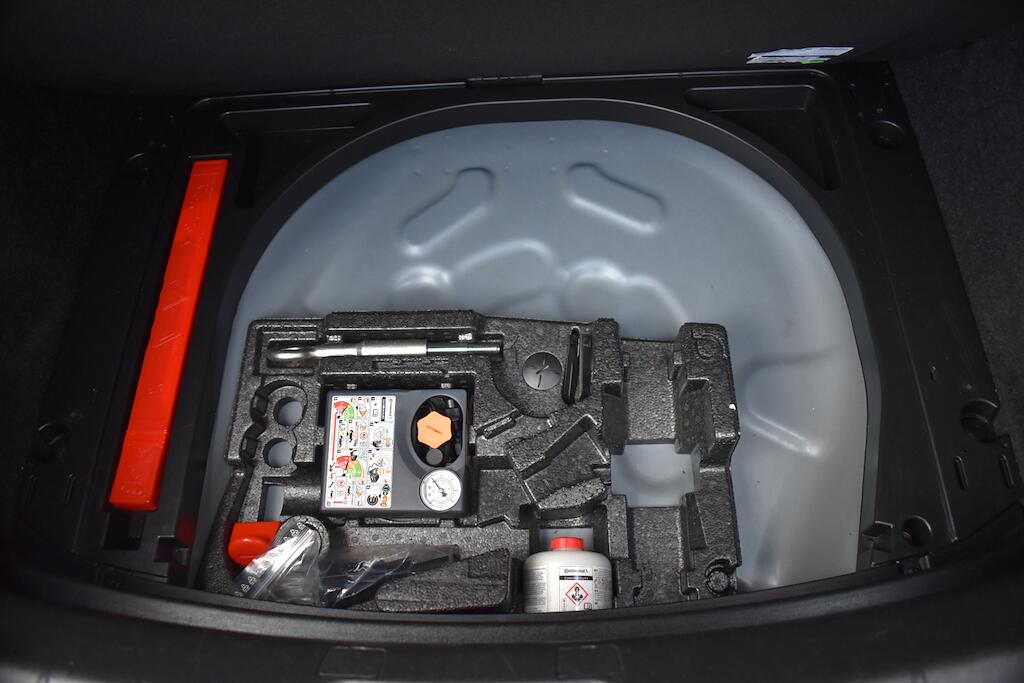 Volvo V40 view 49