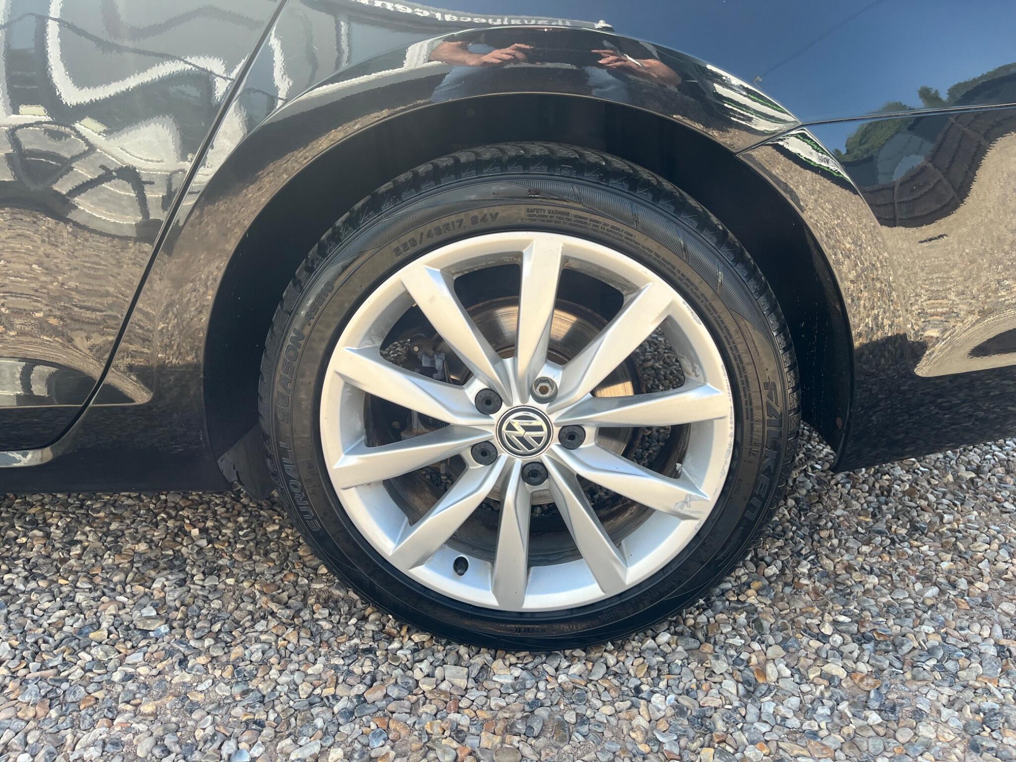 Volkswagen Golf view 8