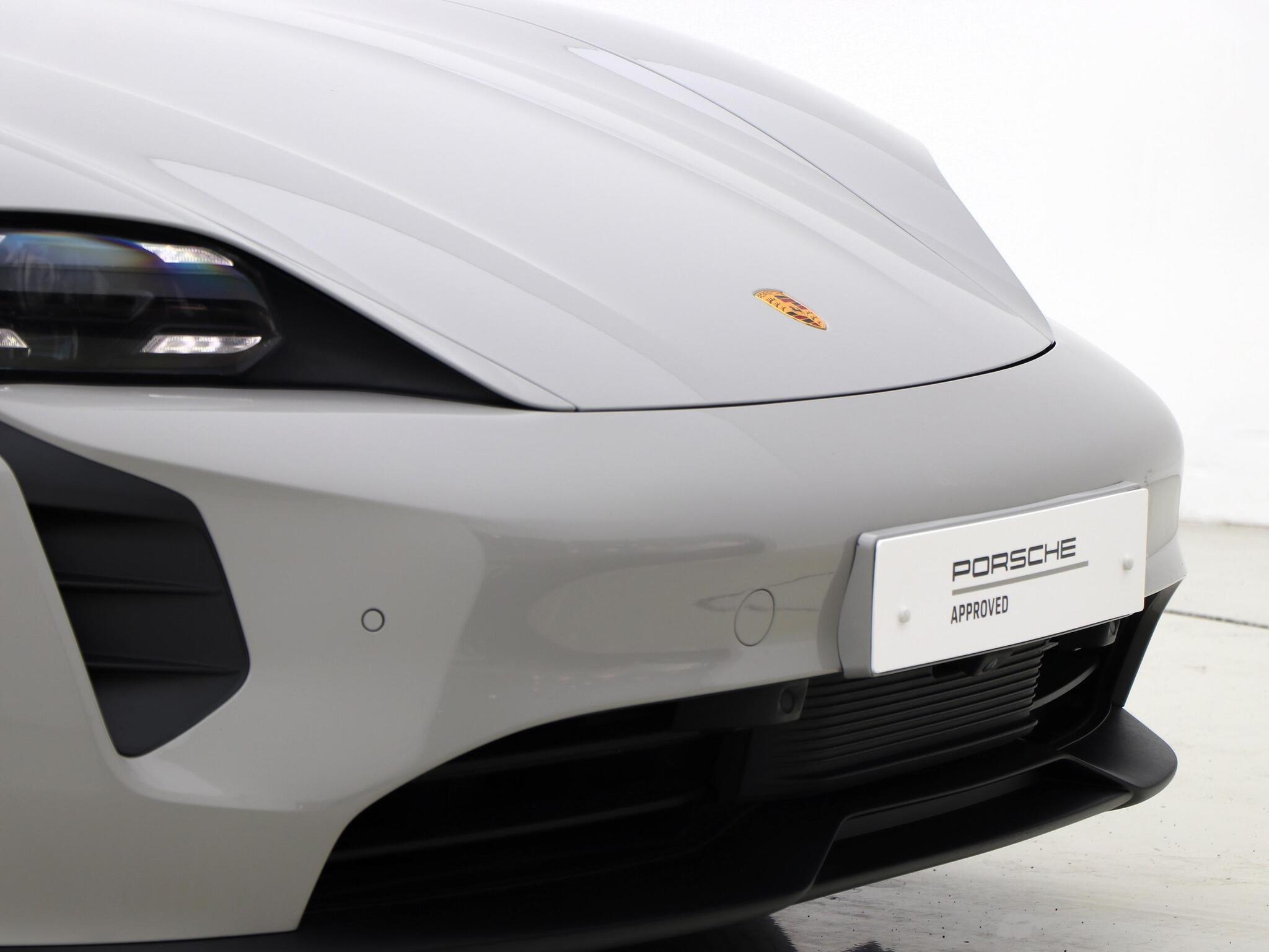 Porsche Taycan view 11