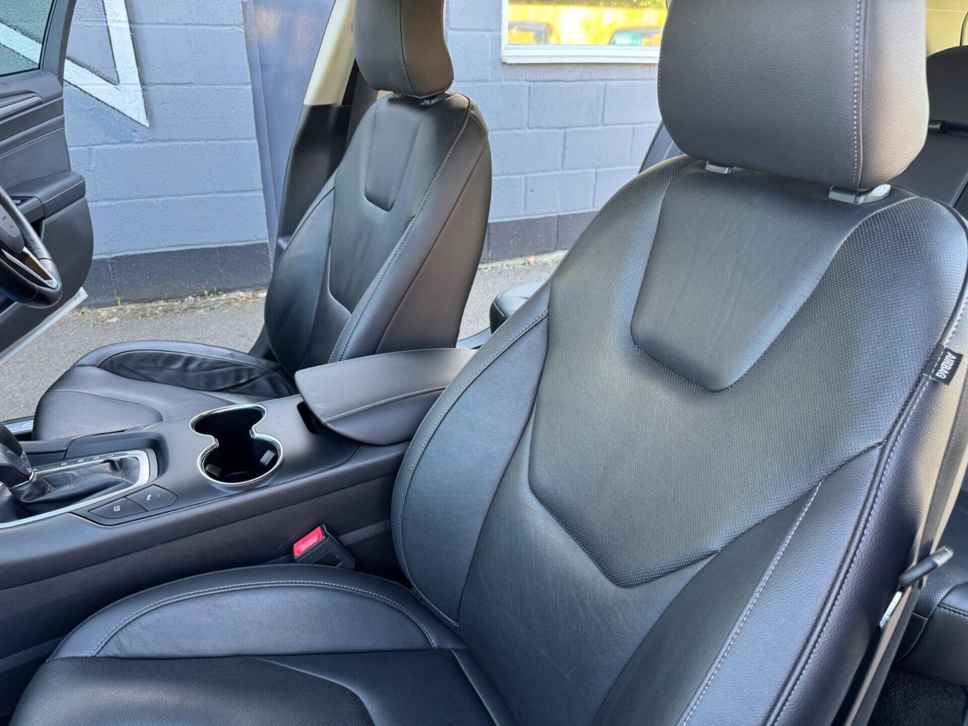 Ford Mondeo view 41