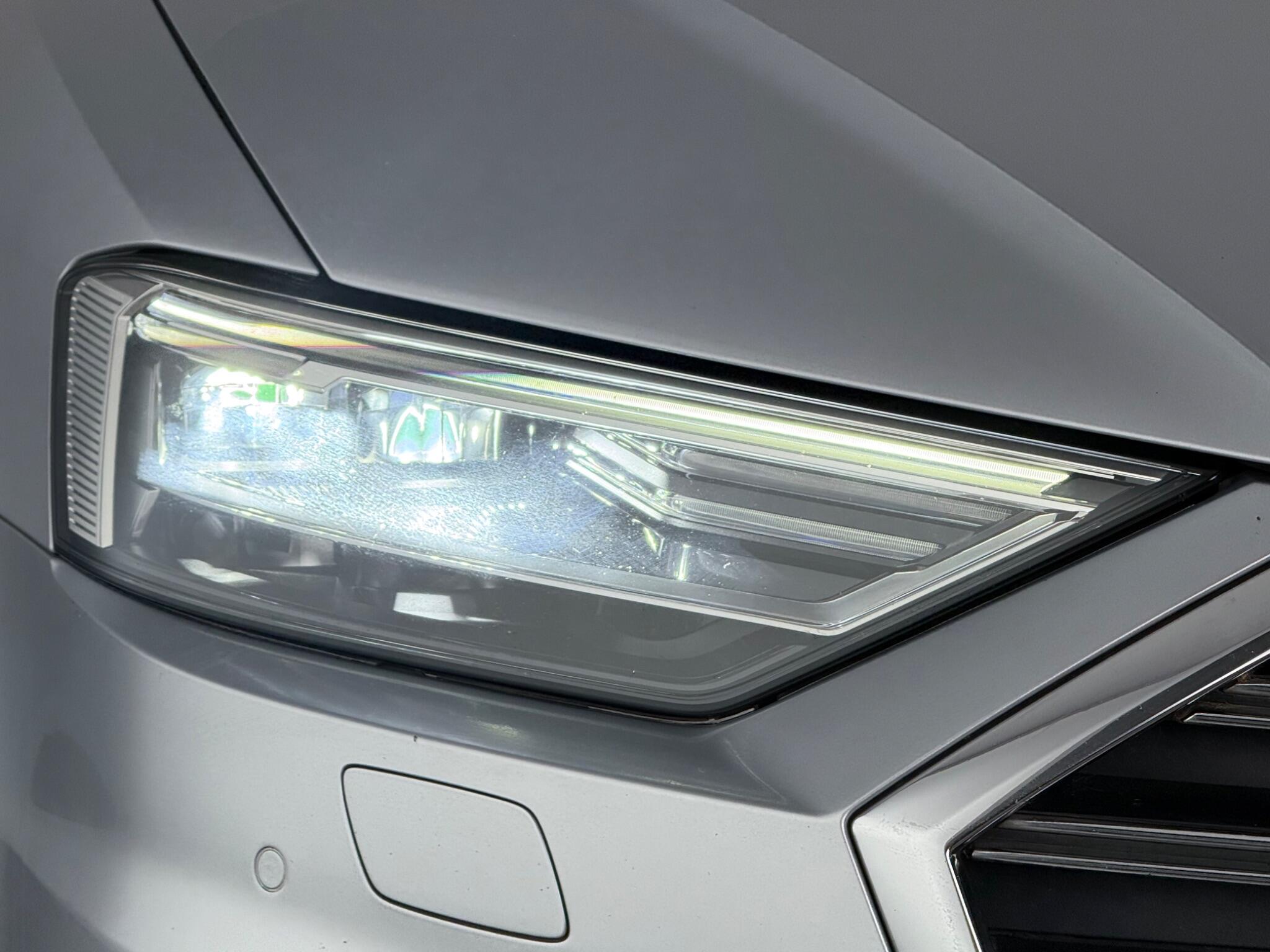 Audi A8 view 4