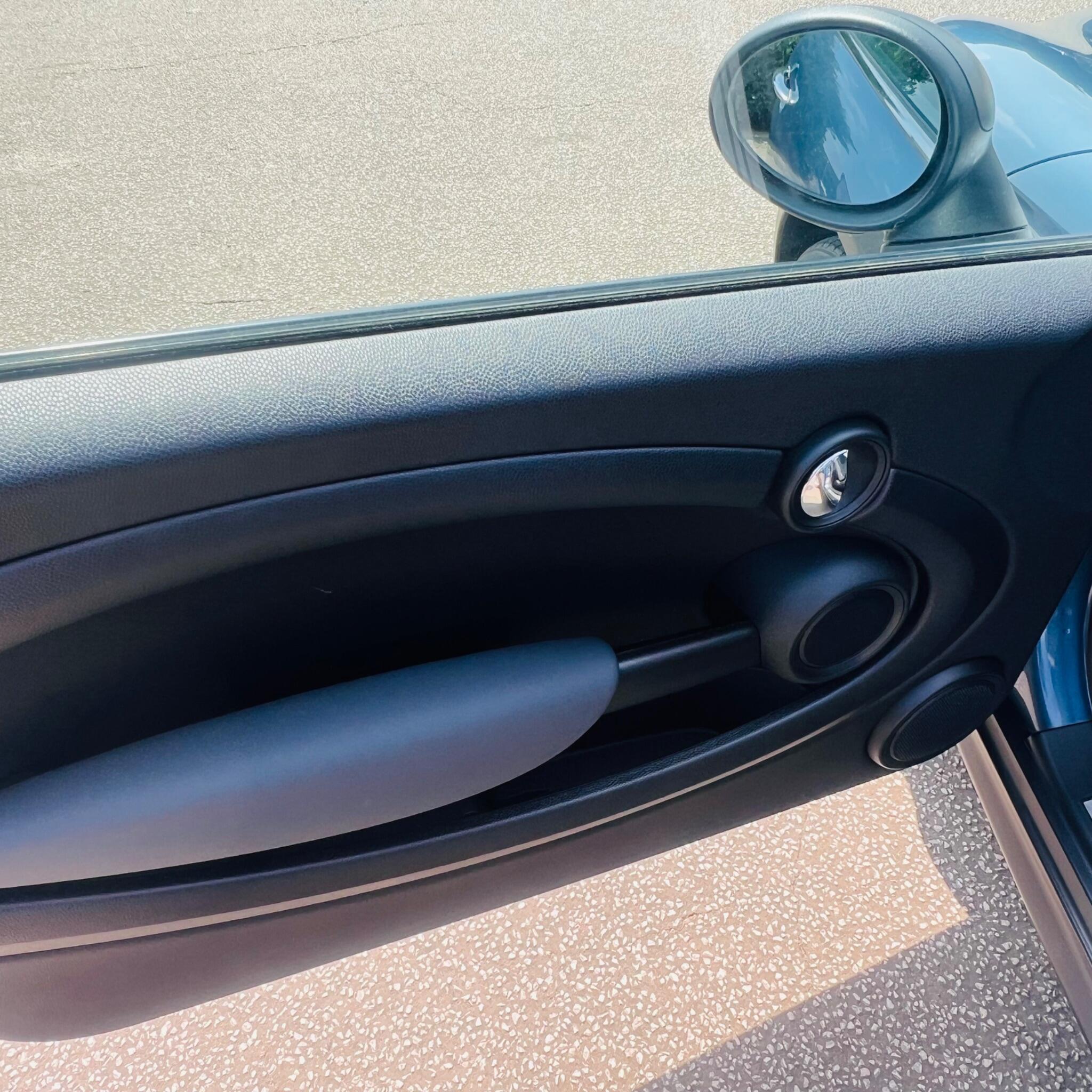 Mini Hatch view 21