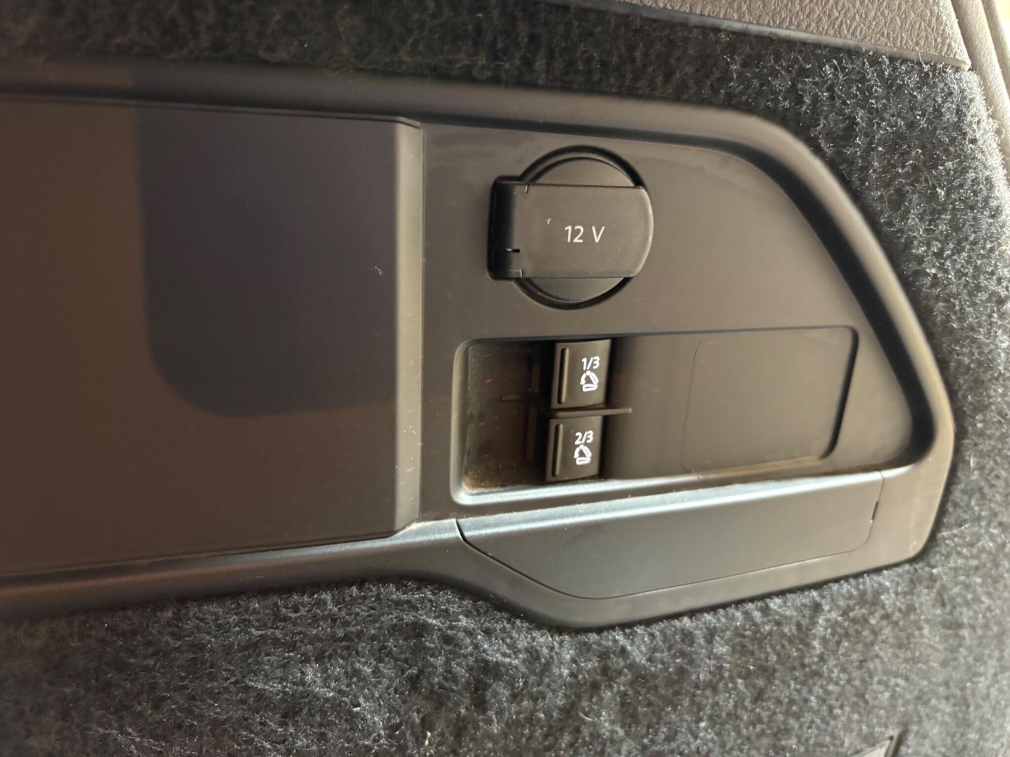 Volkswagen Touareg view 48
