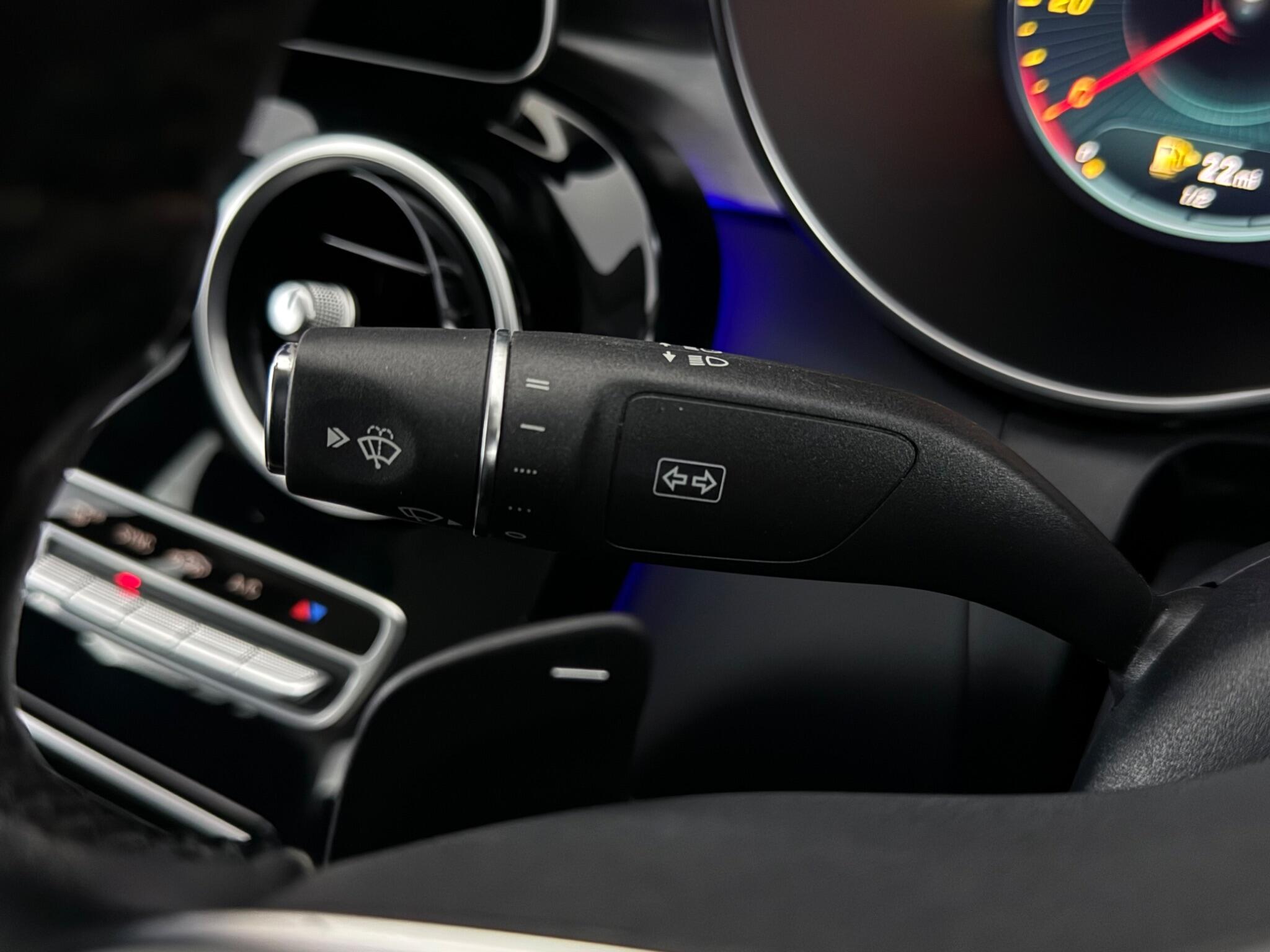 Mercedes-Benz C-Class view 17