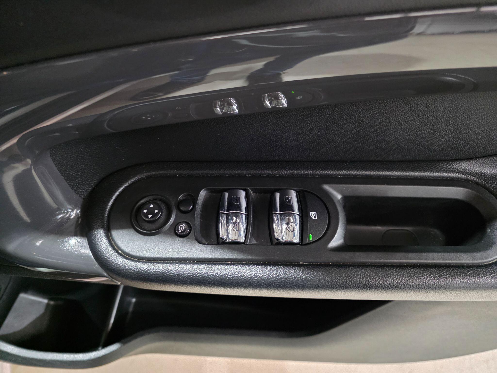 Mini Countryman view 14