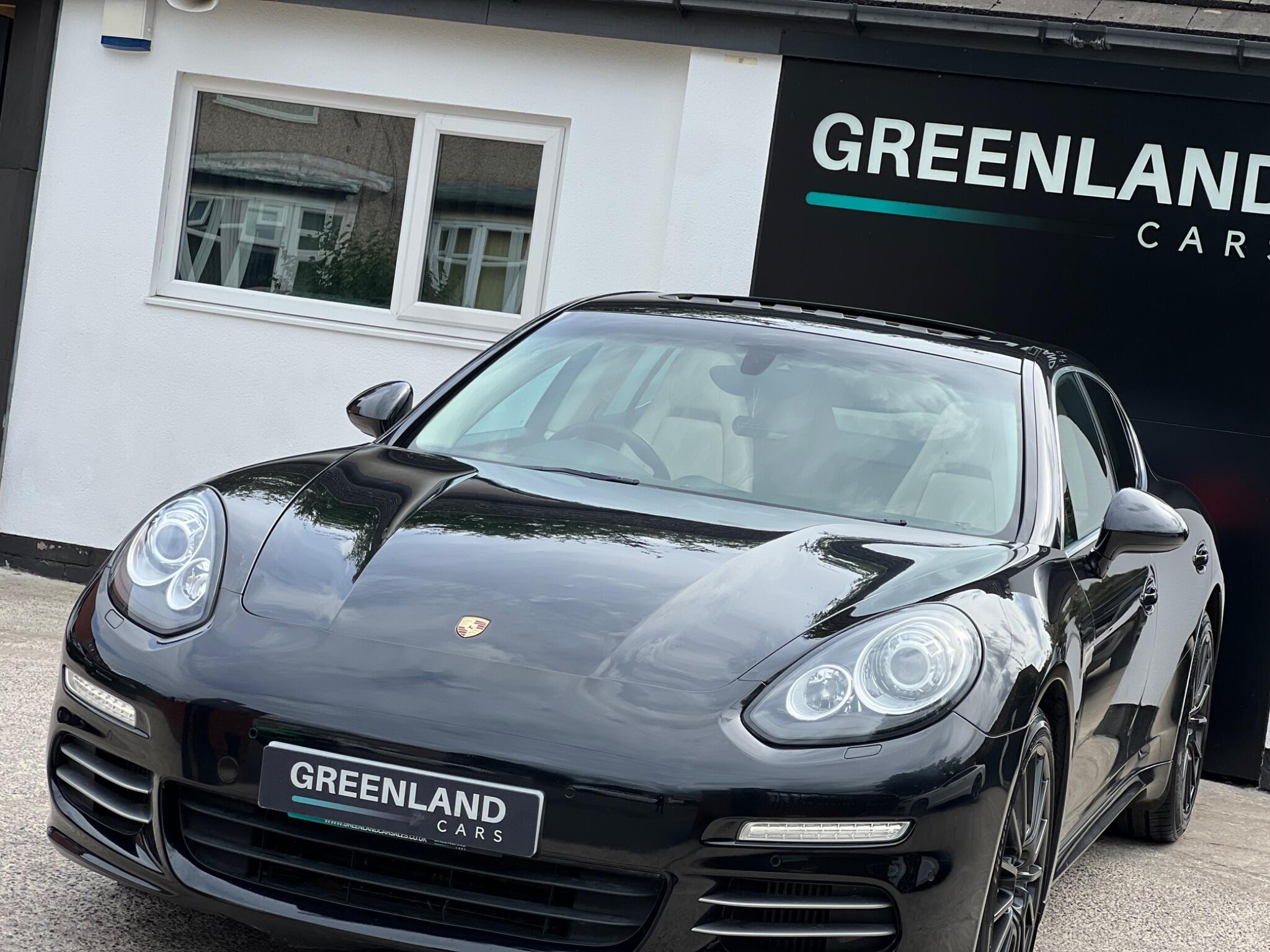 Porsche Panamera view 16