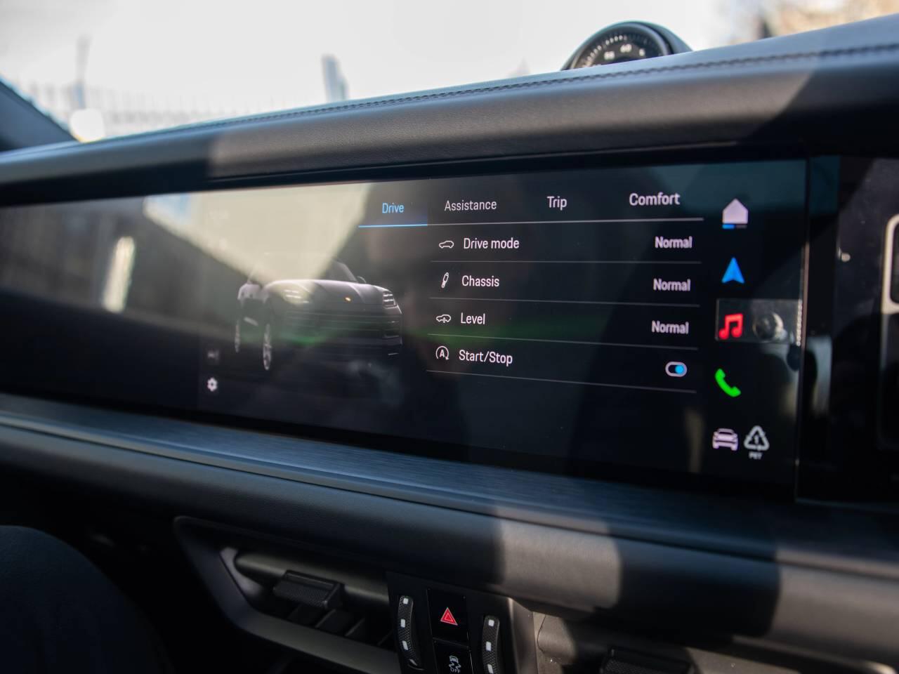 Porsche Cayenne view 44