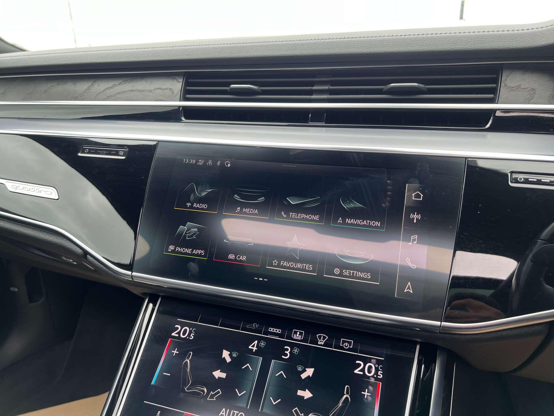 Audi A8 view 25