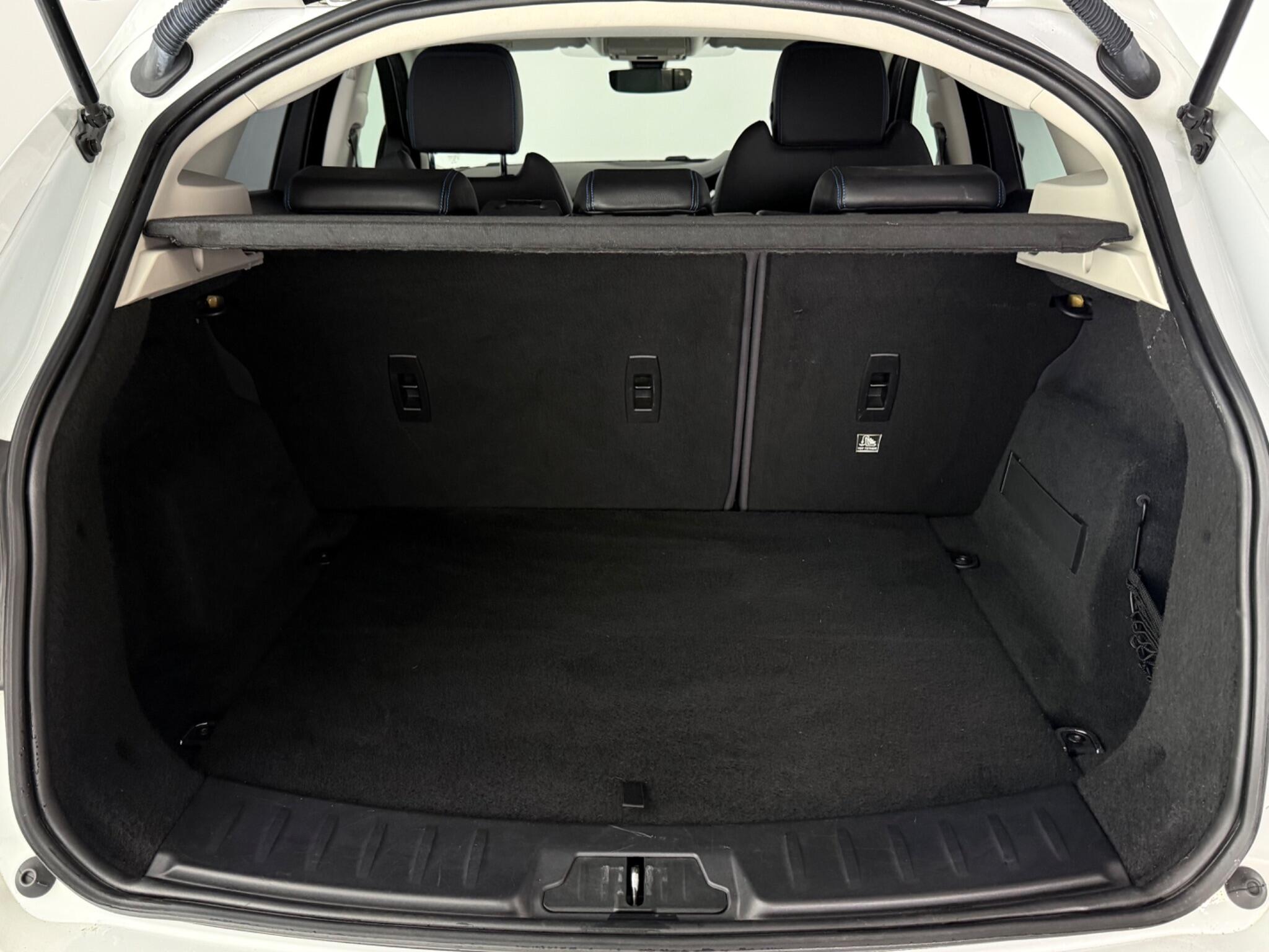 Jaguar E-Pace view 10