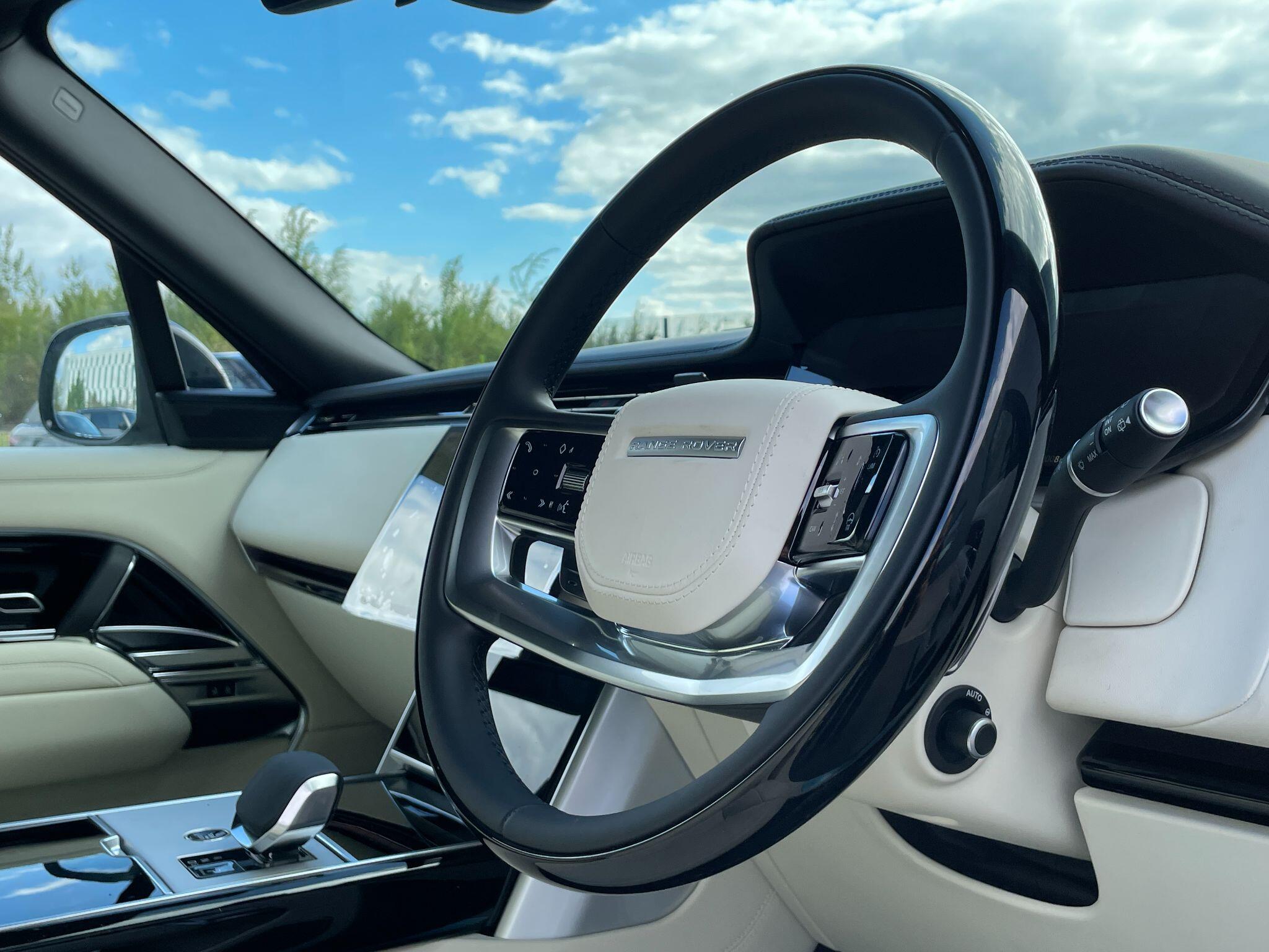 Land Rover Range Rover view 11