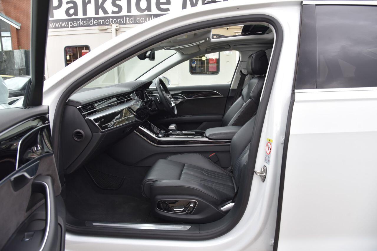 Audi A8 view 24