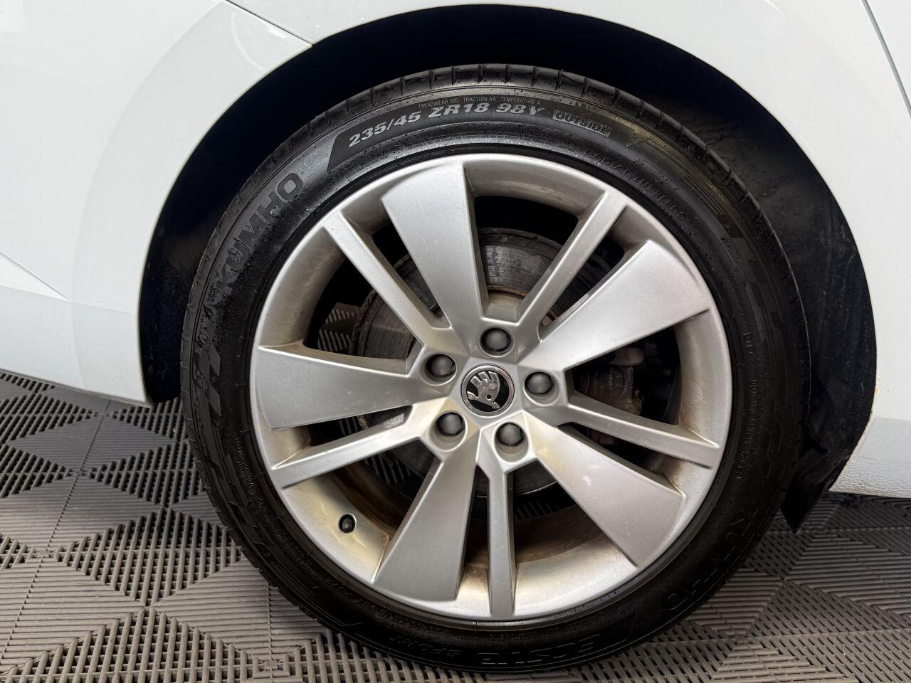 Skoda Superb view 20