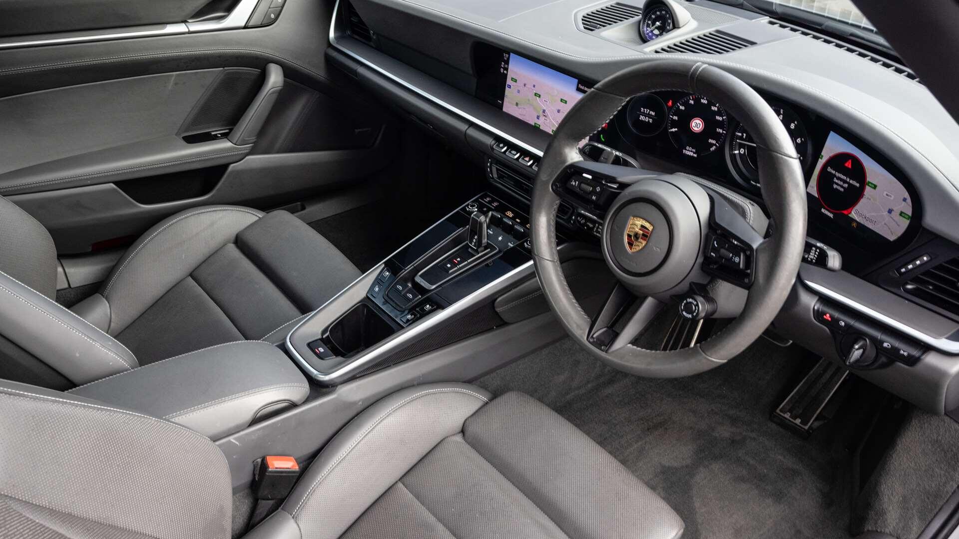 Porsche 911 view 21