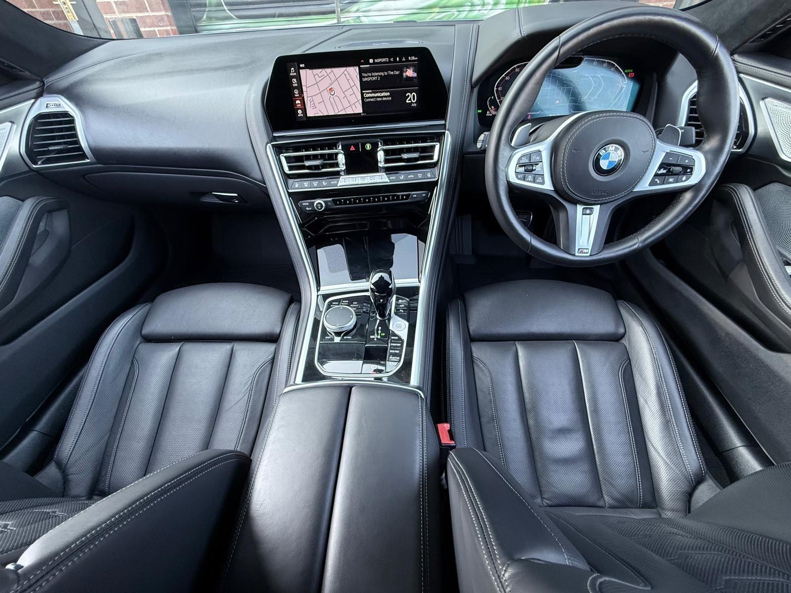 BMW 8 Series view 33