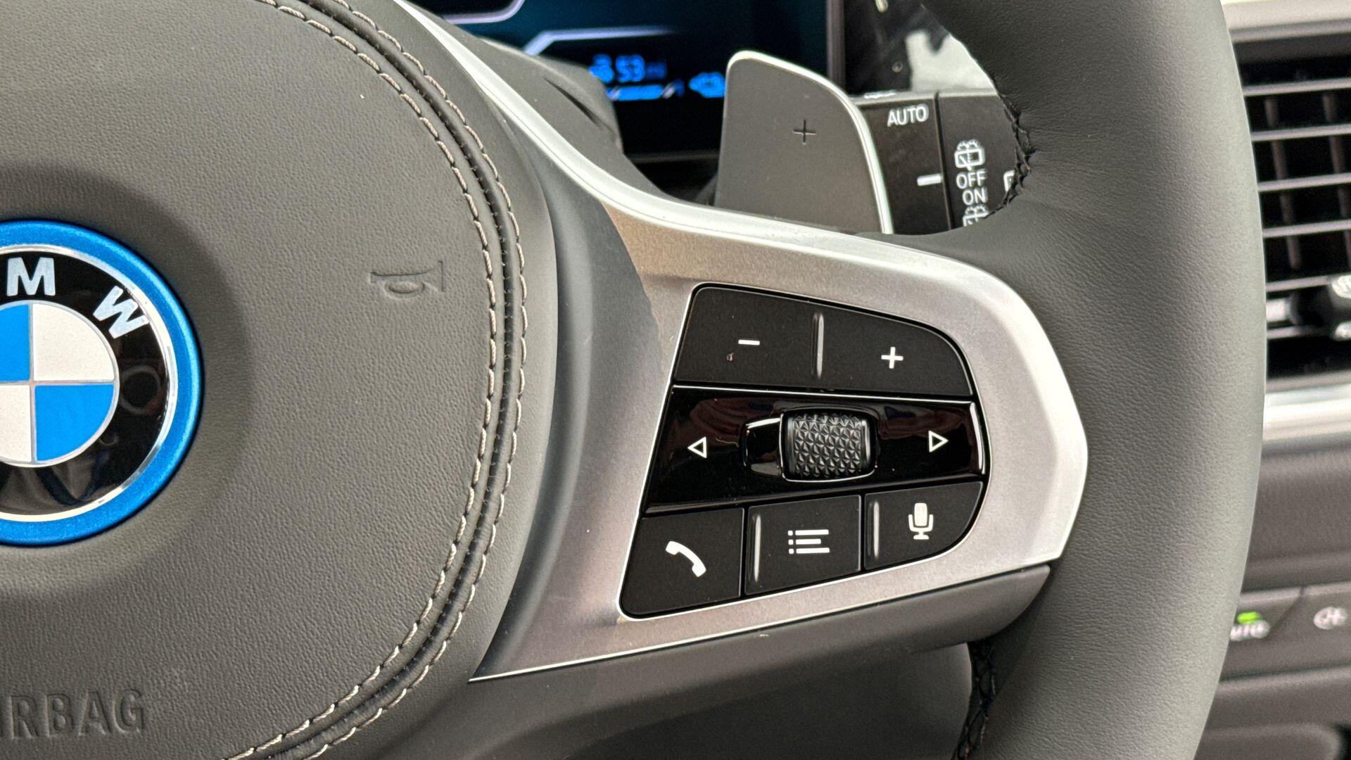 BMW X5 view 18
