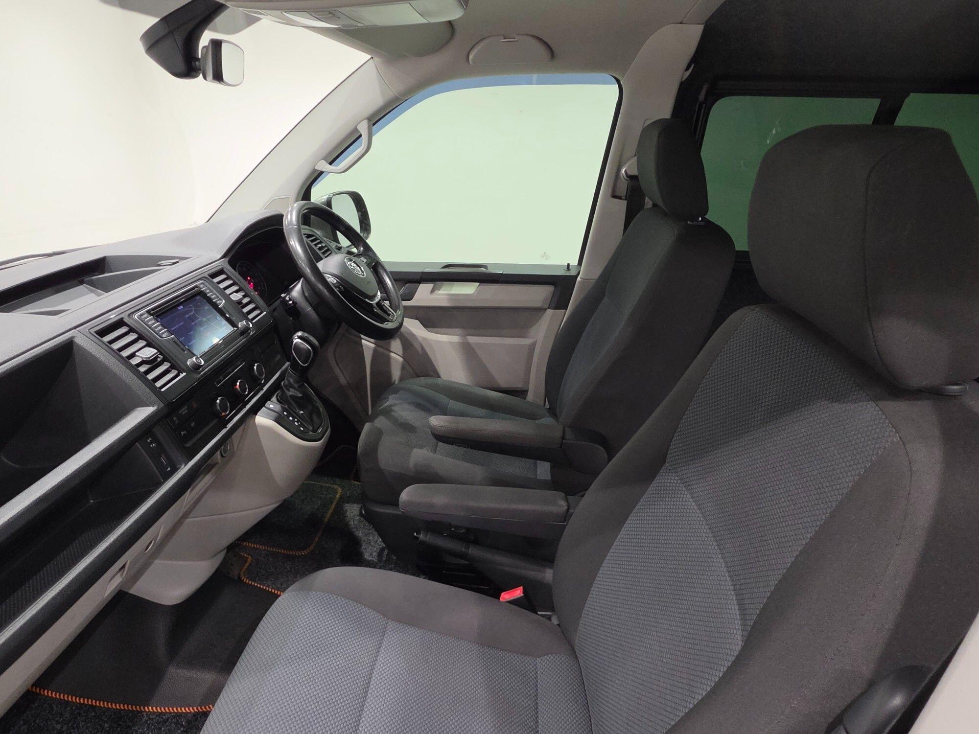 Volkswagen Transporter view 100