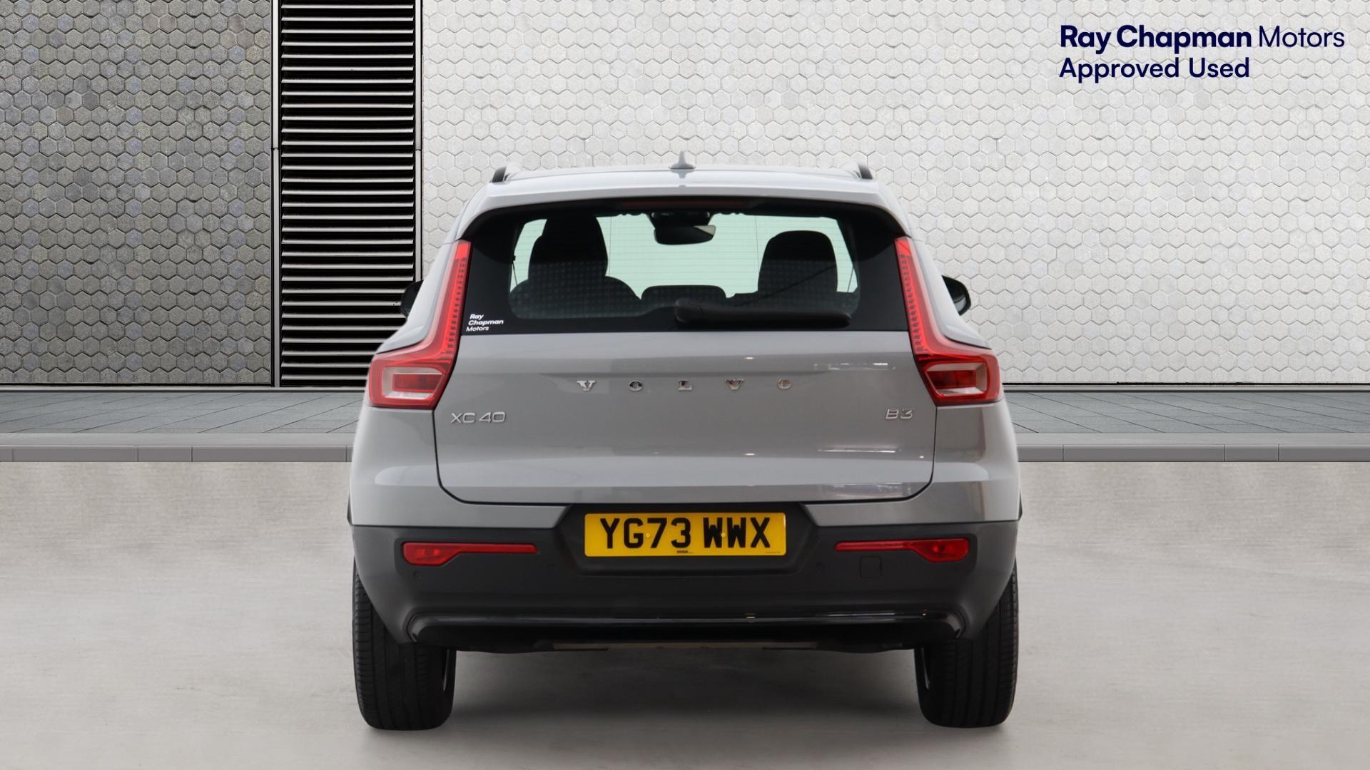 Volvo XC40 view 7