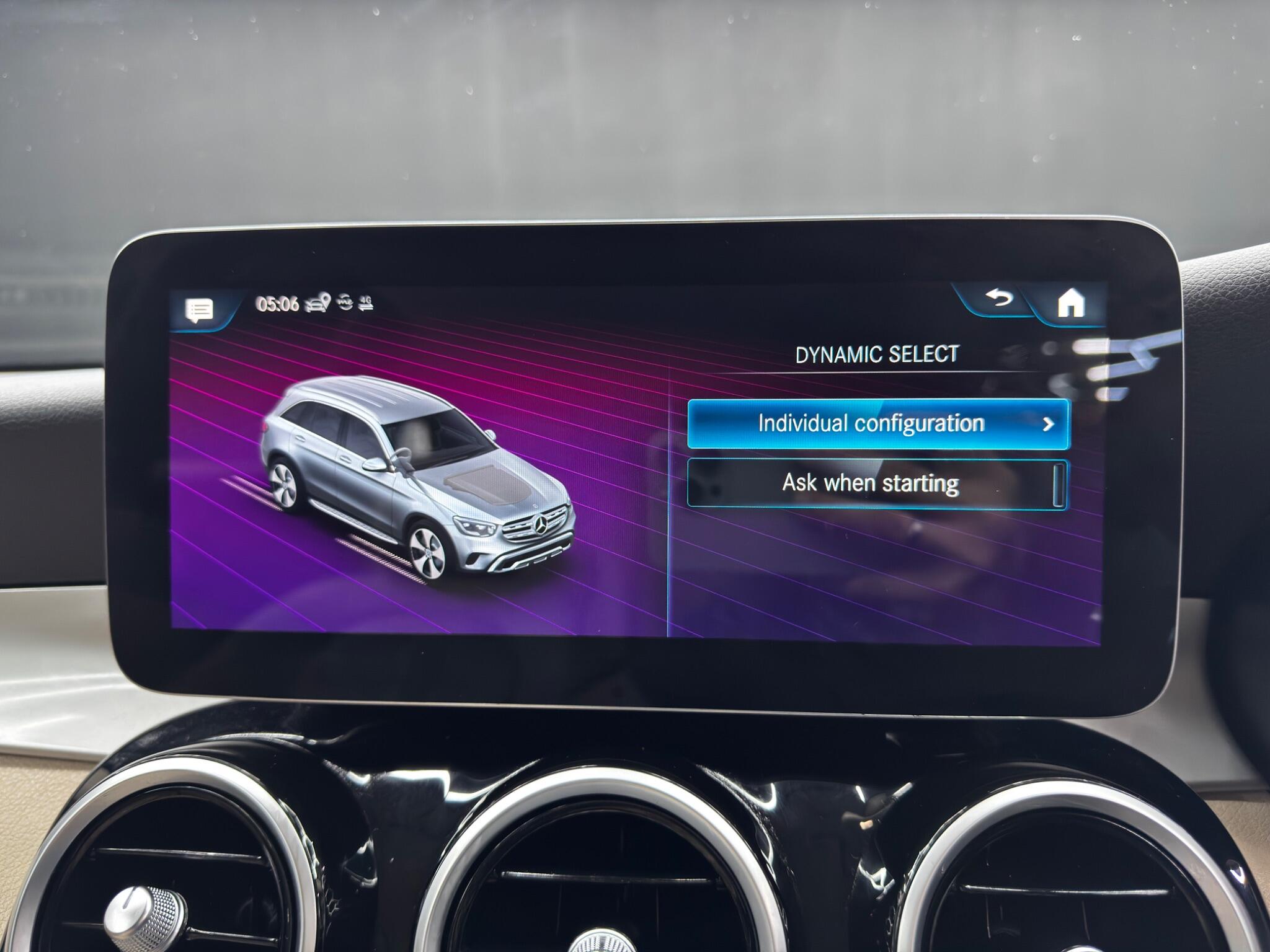 Mercedes-Benz GLC view 32