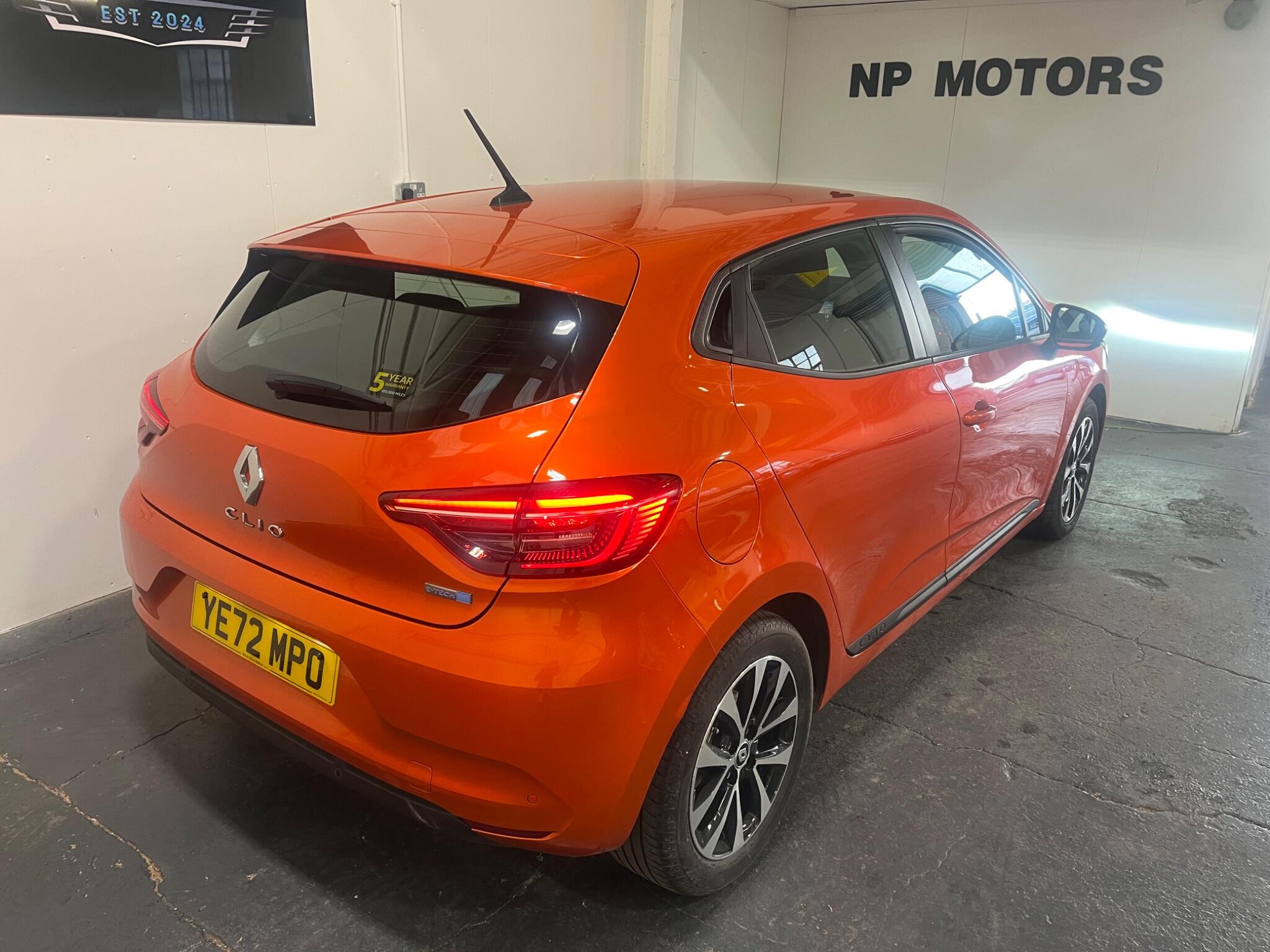 2022 Renault Clio 1.6 E-TECH Evolution Auto Euro 6 (s/s) 5dr • 33,021 miles image 12