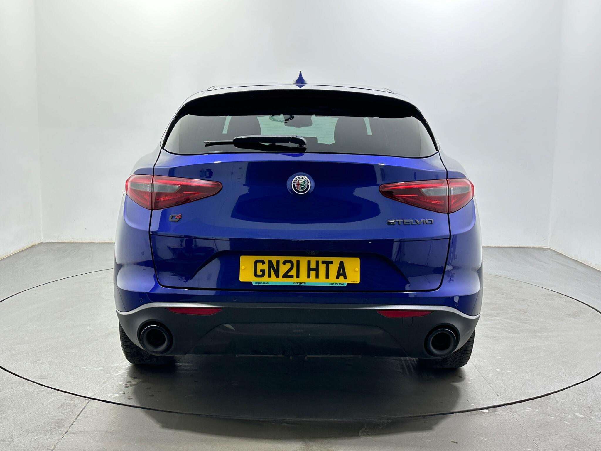 Alfa Romeo Stelvio view 7