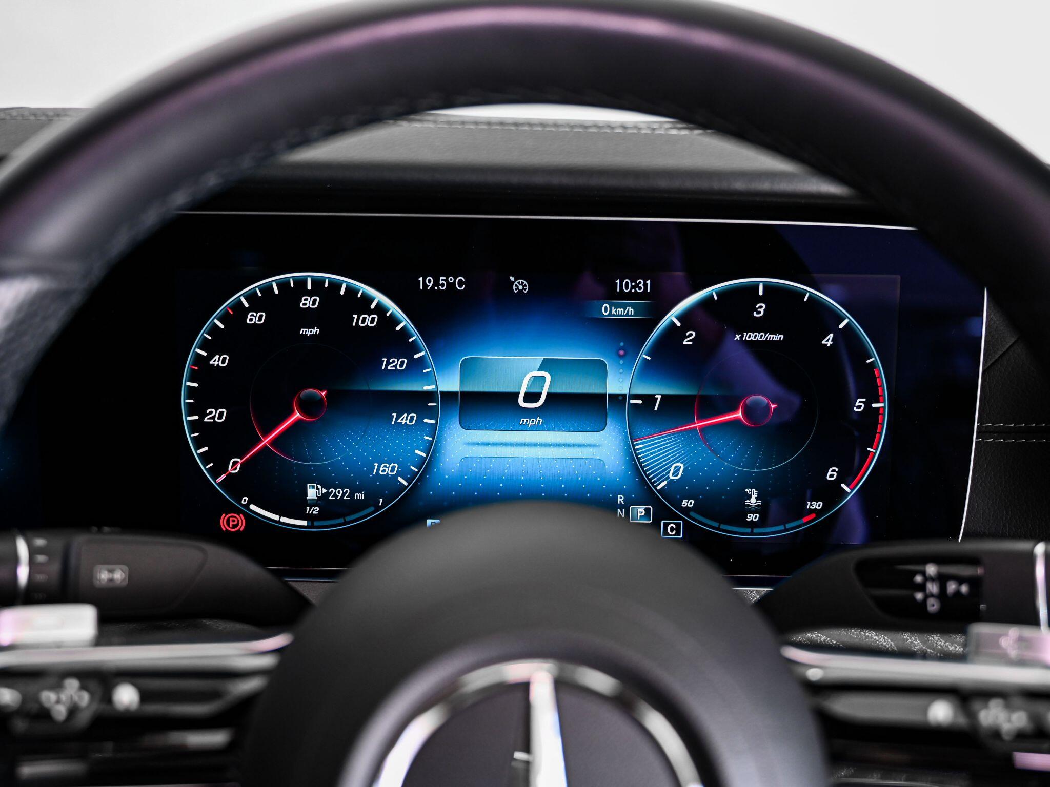 Mercedes-Benz E-Class view 14