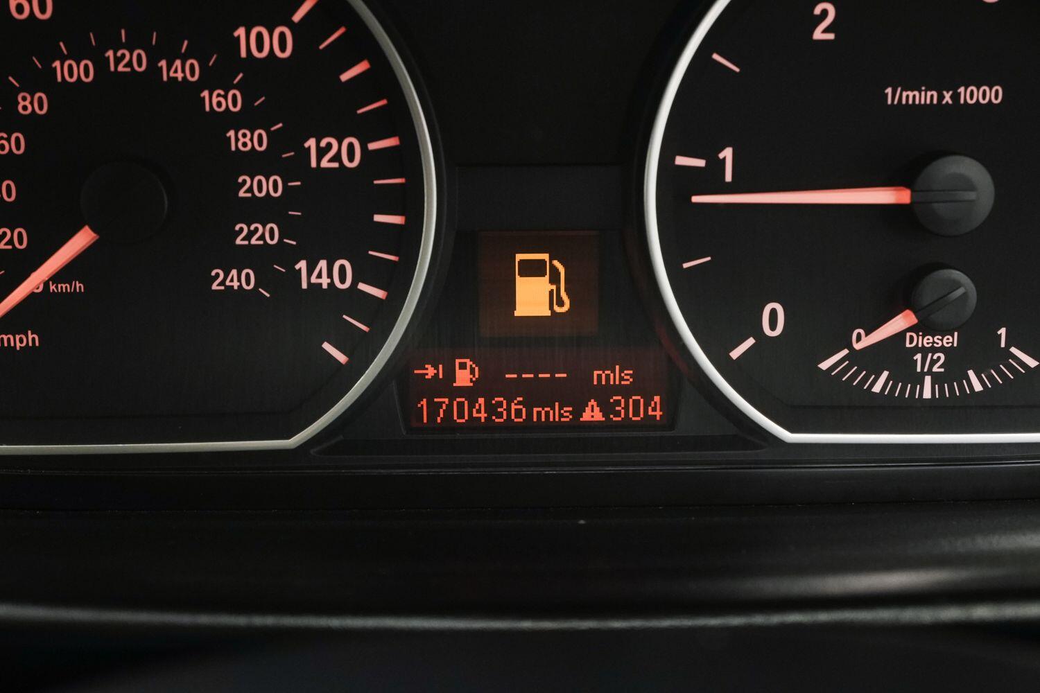 BMW 1 Series view 17