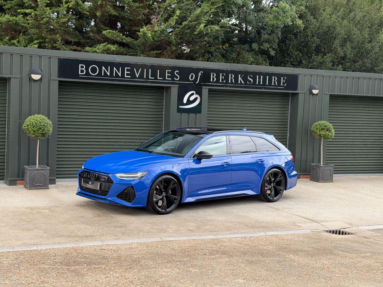 Audi RS6 Avant view 5