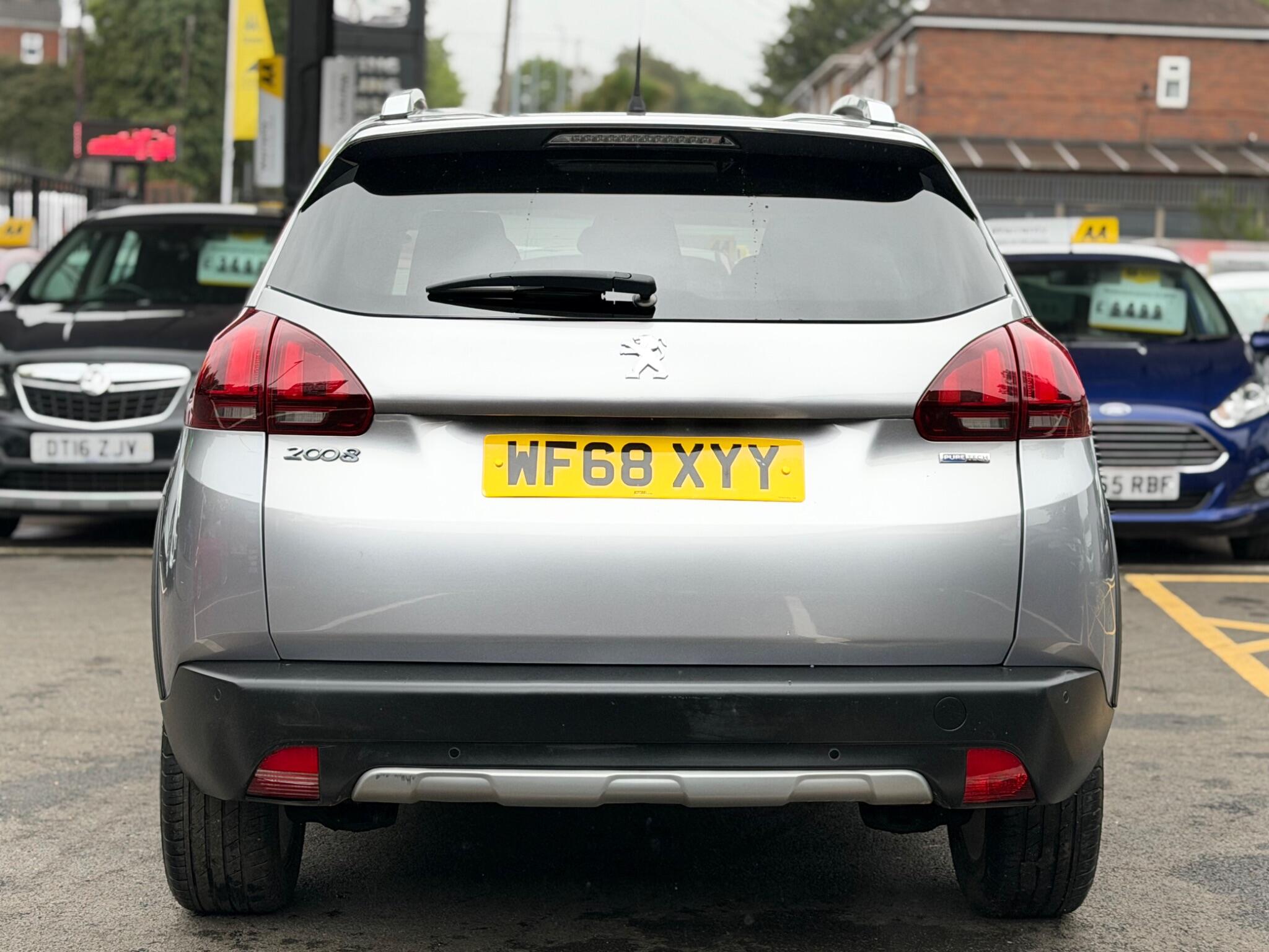 Peugeot 2008 view 13