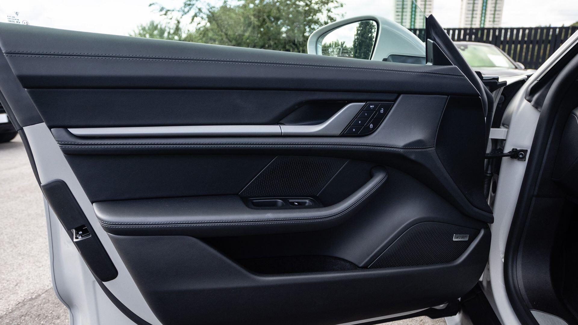 Porsche Taycan view 21