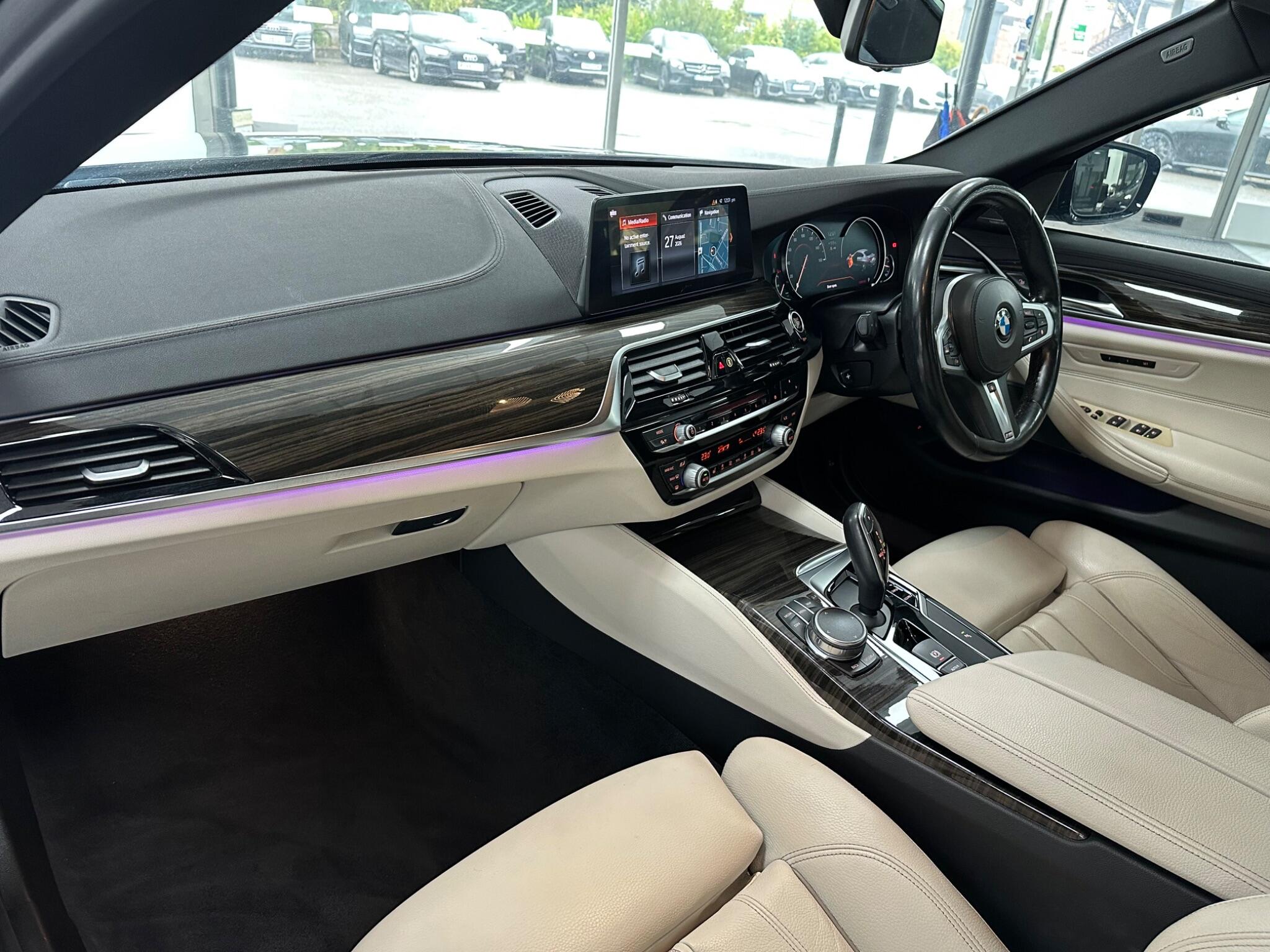BMW 5 Series view 39