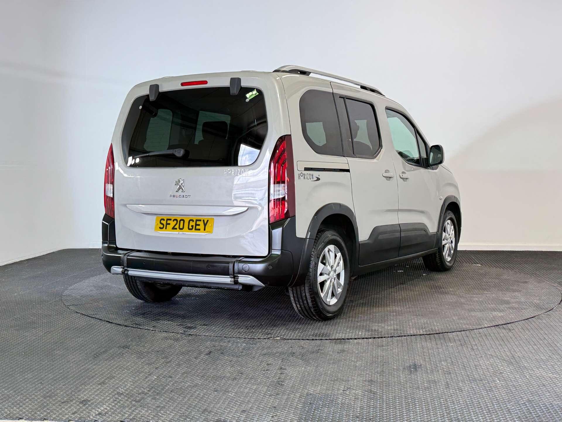 Peugeot Rifter view 8