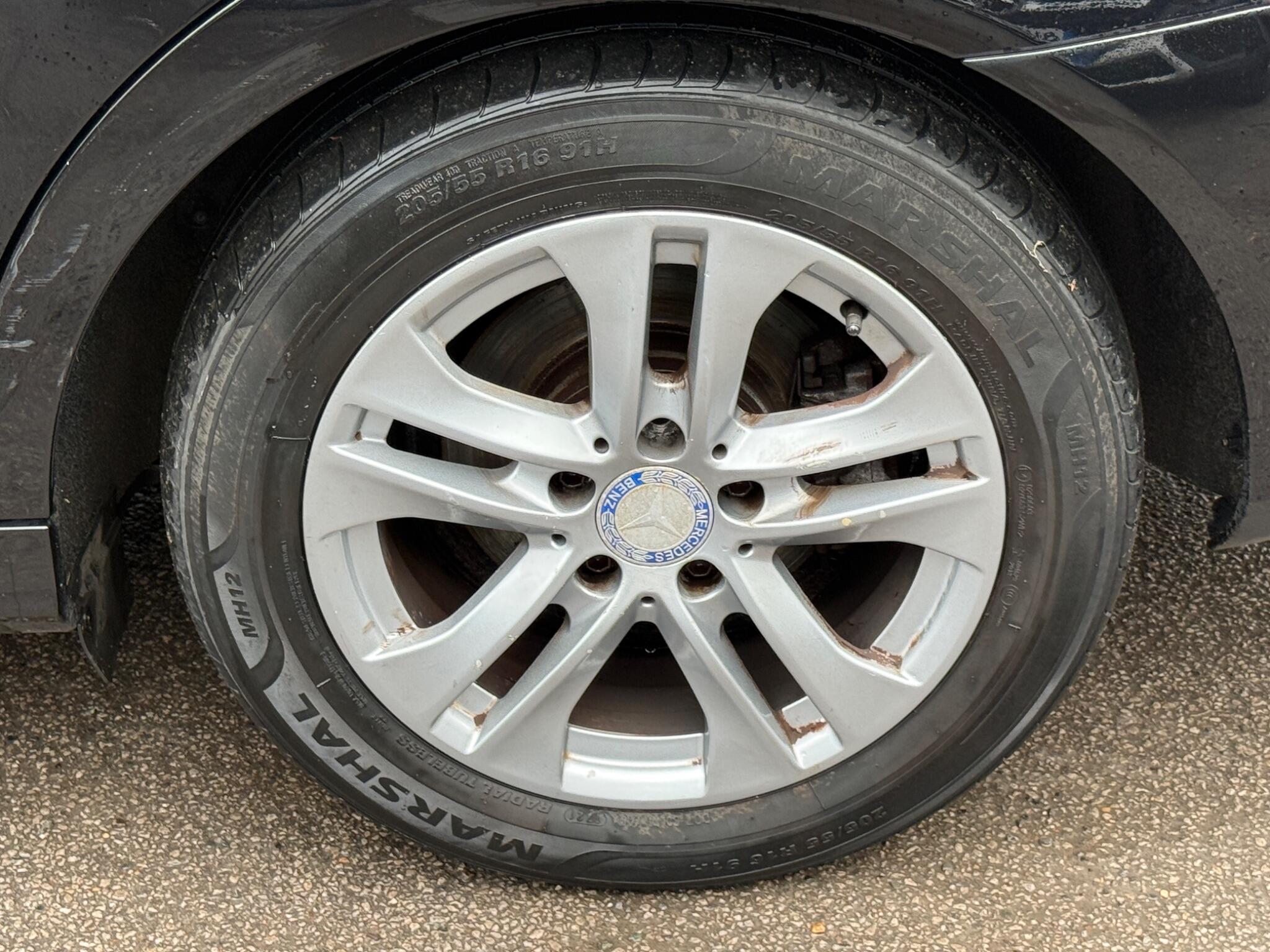 Mercedes-Benz C Class - Image 27