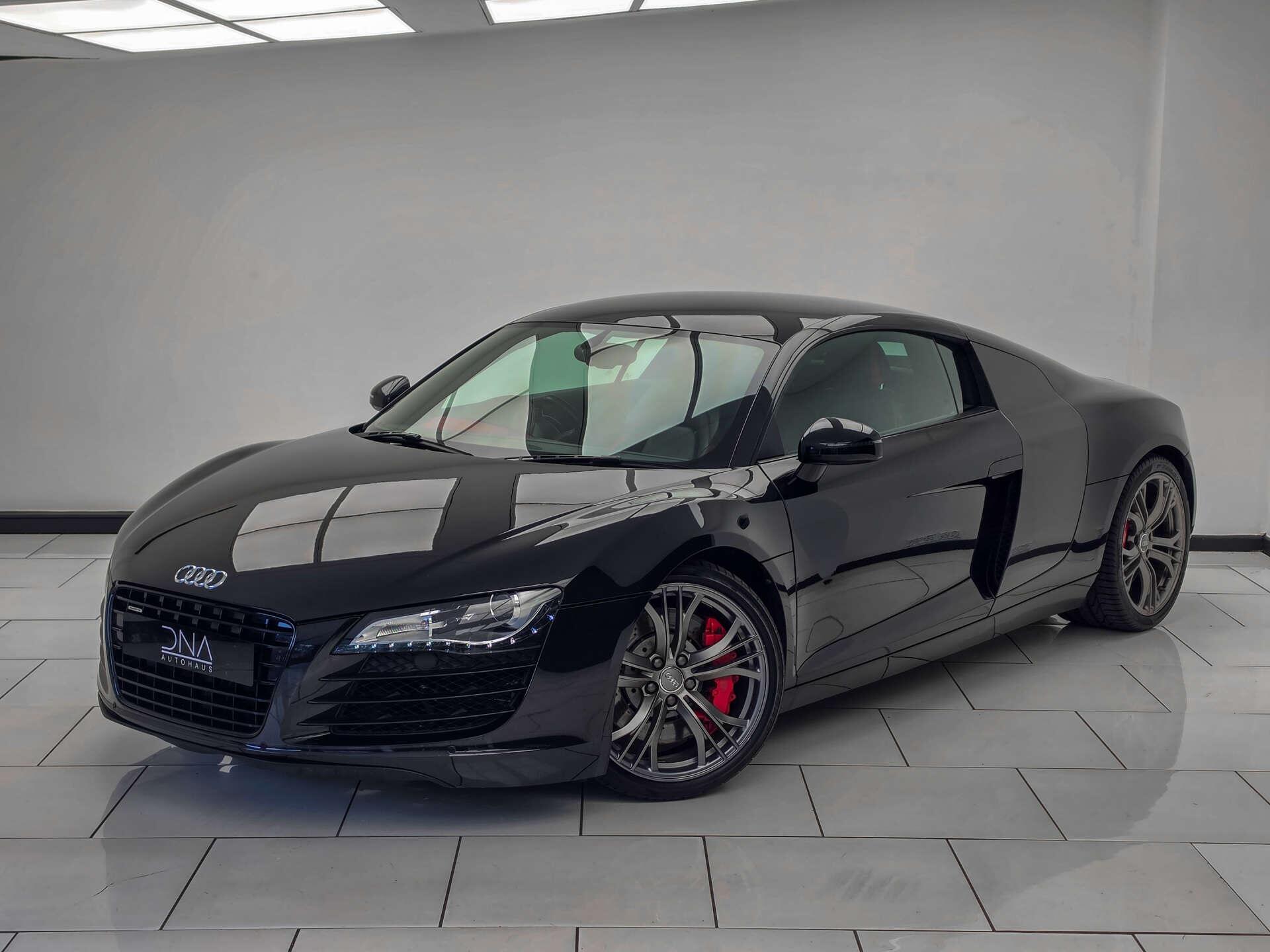 Audi R8 view 4