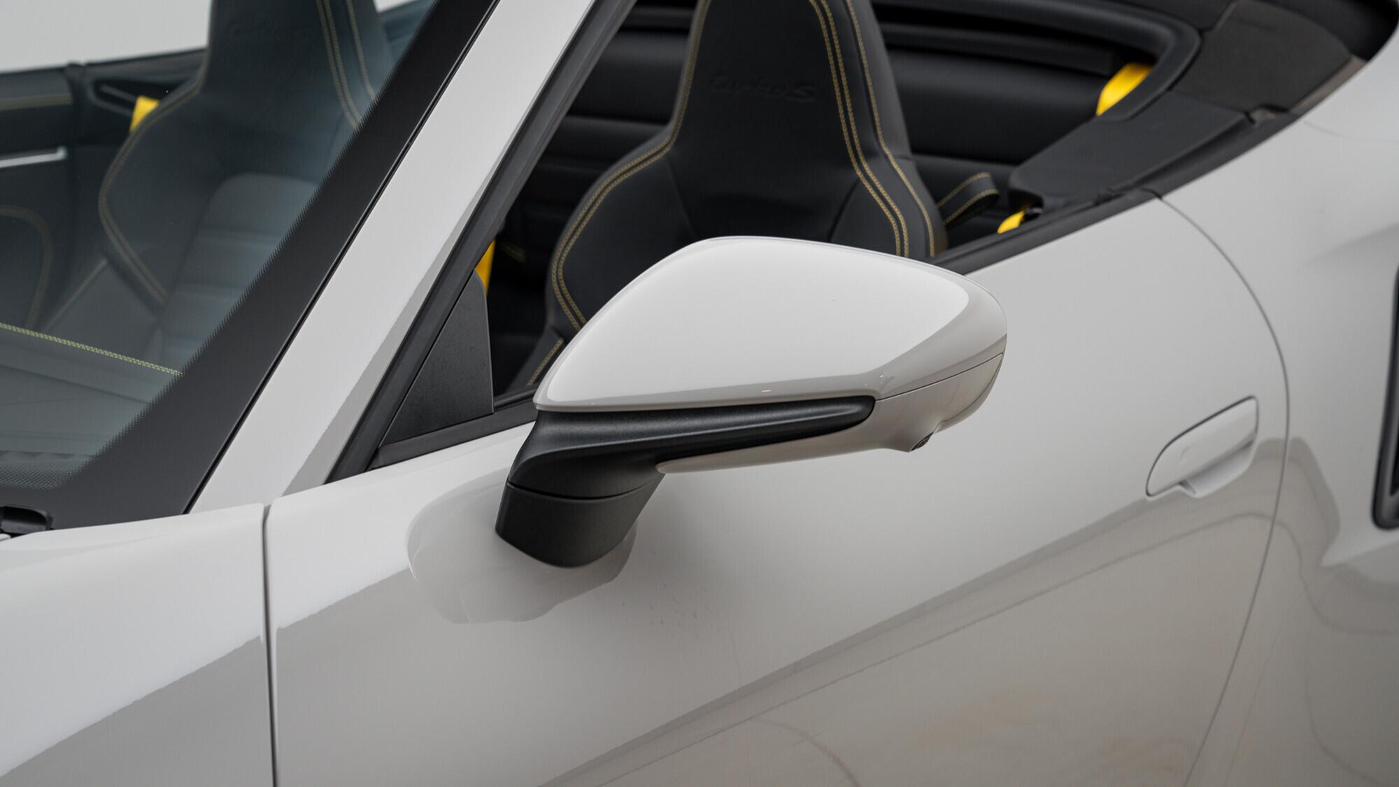 Porsche 911 view 18