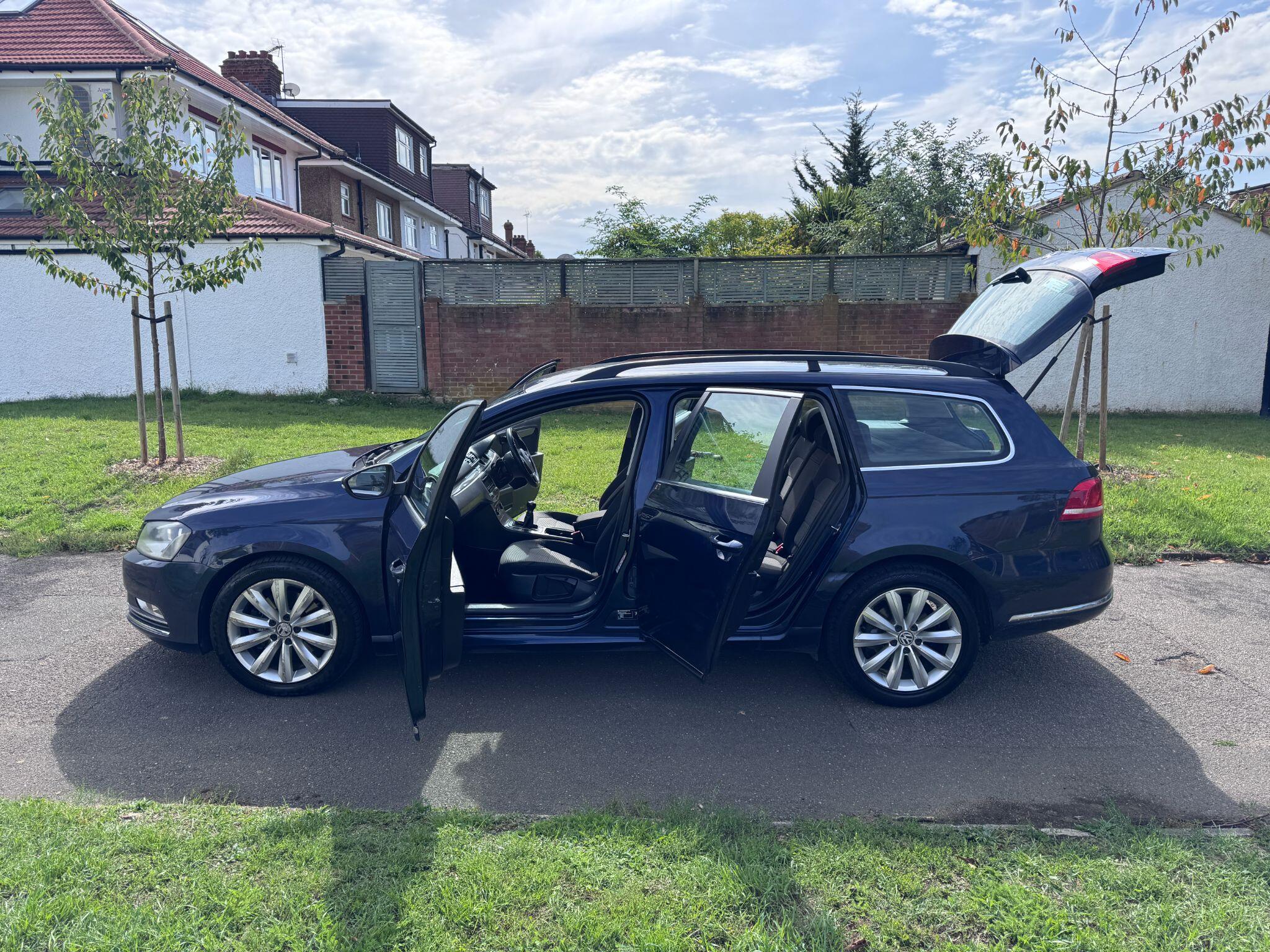 2011 Volkswagen Passat image 27