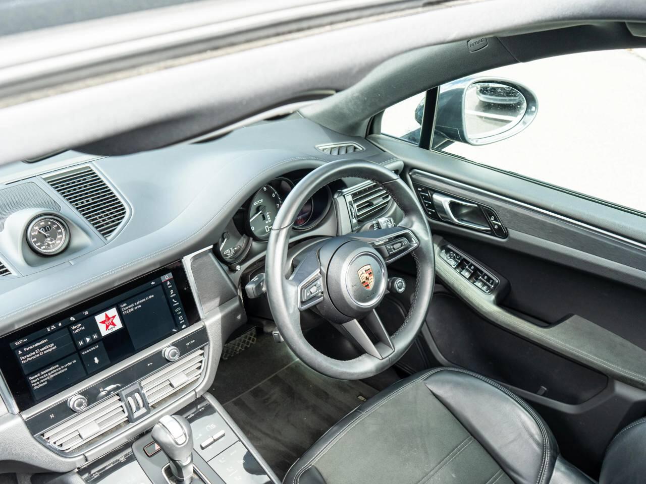 Porsche Macan view 42