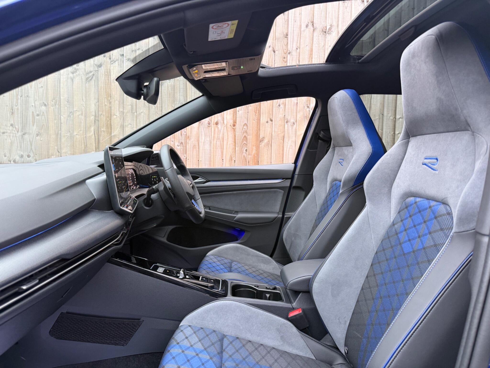 Volkswagen Golf view 8