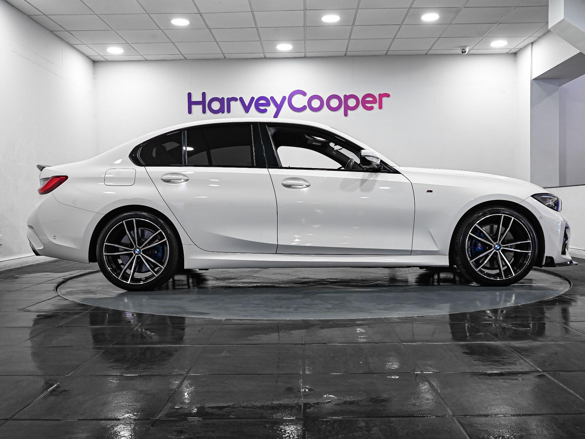 BMW 3 Series view 4