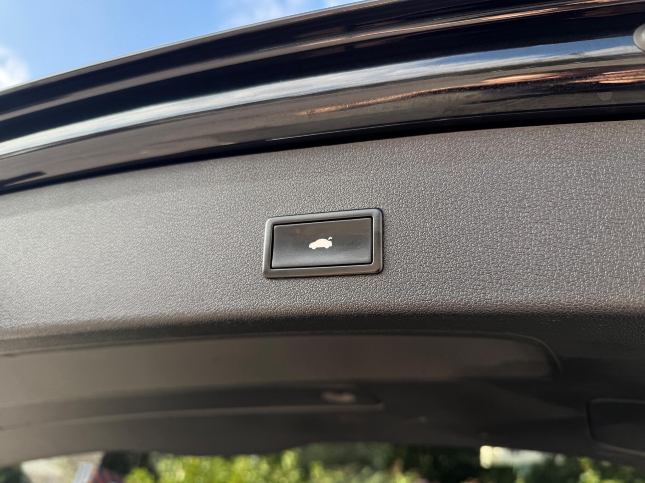 Audi Q5 view 32