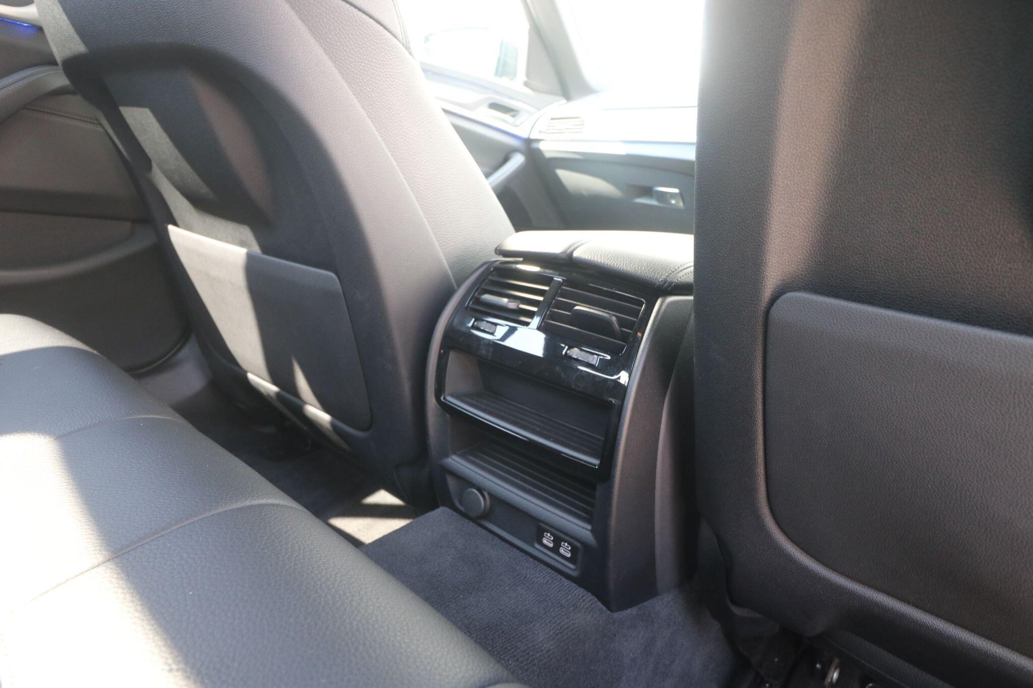 BMW 5 Series view 18