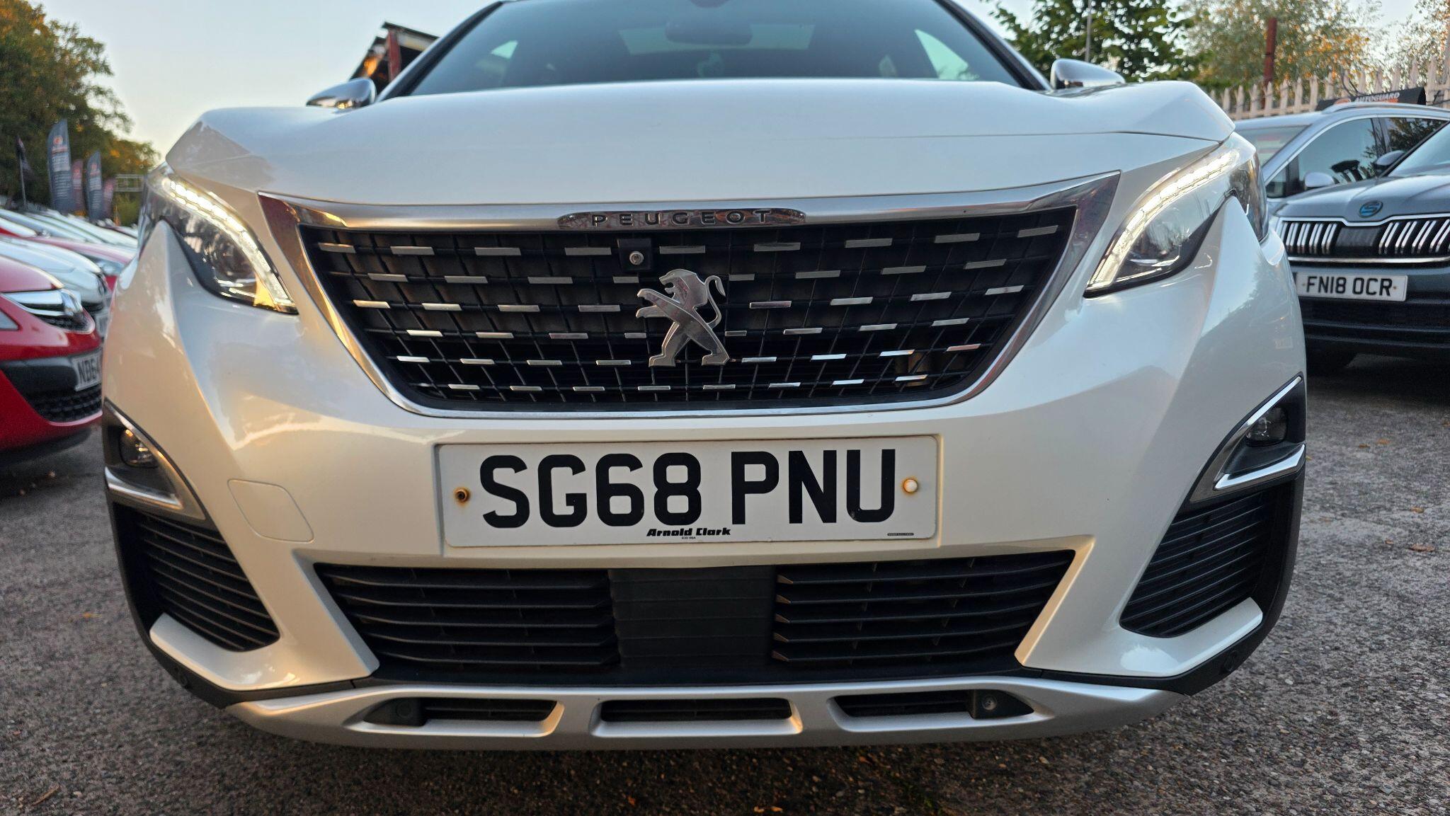 Peugeot 3008 view 11