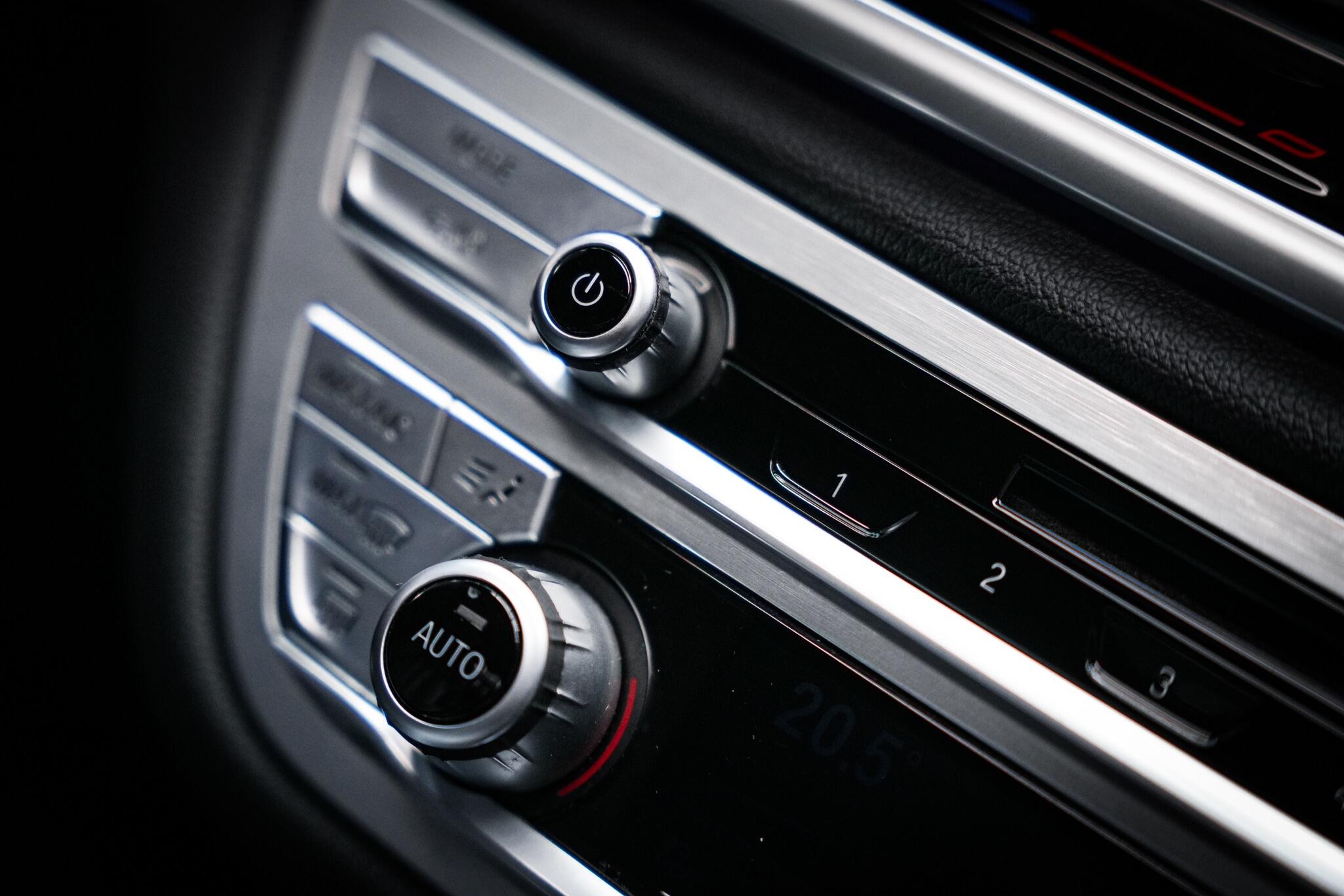BMW 7 Series view 45