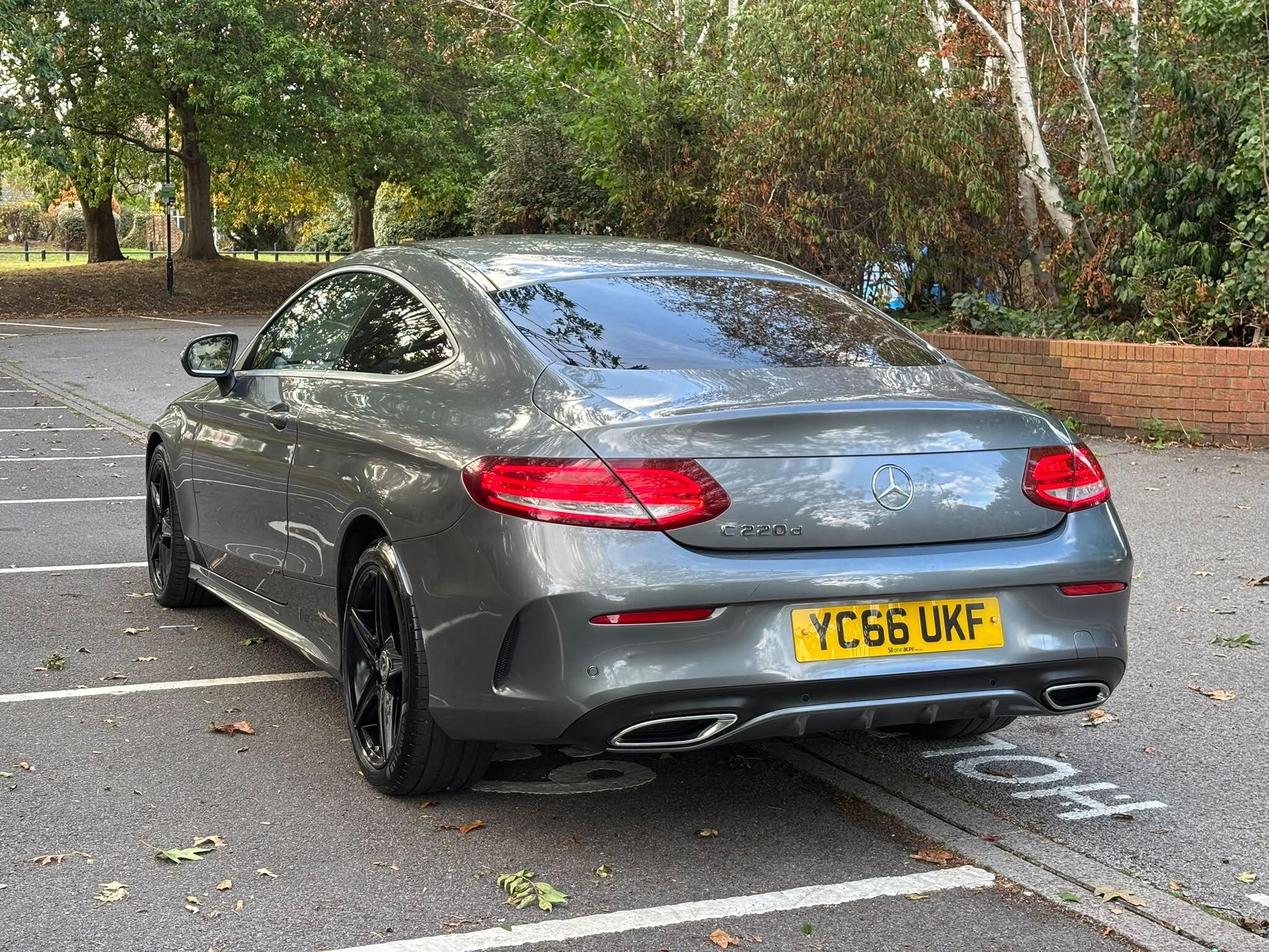 Mercedes-Benz C-Class view 5