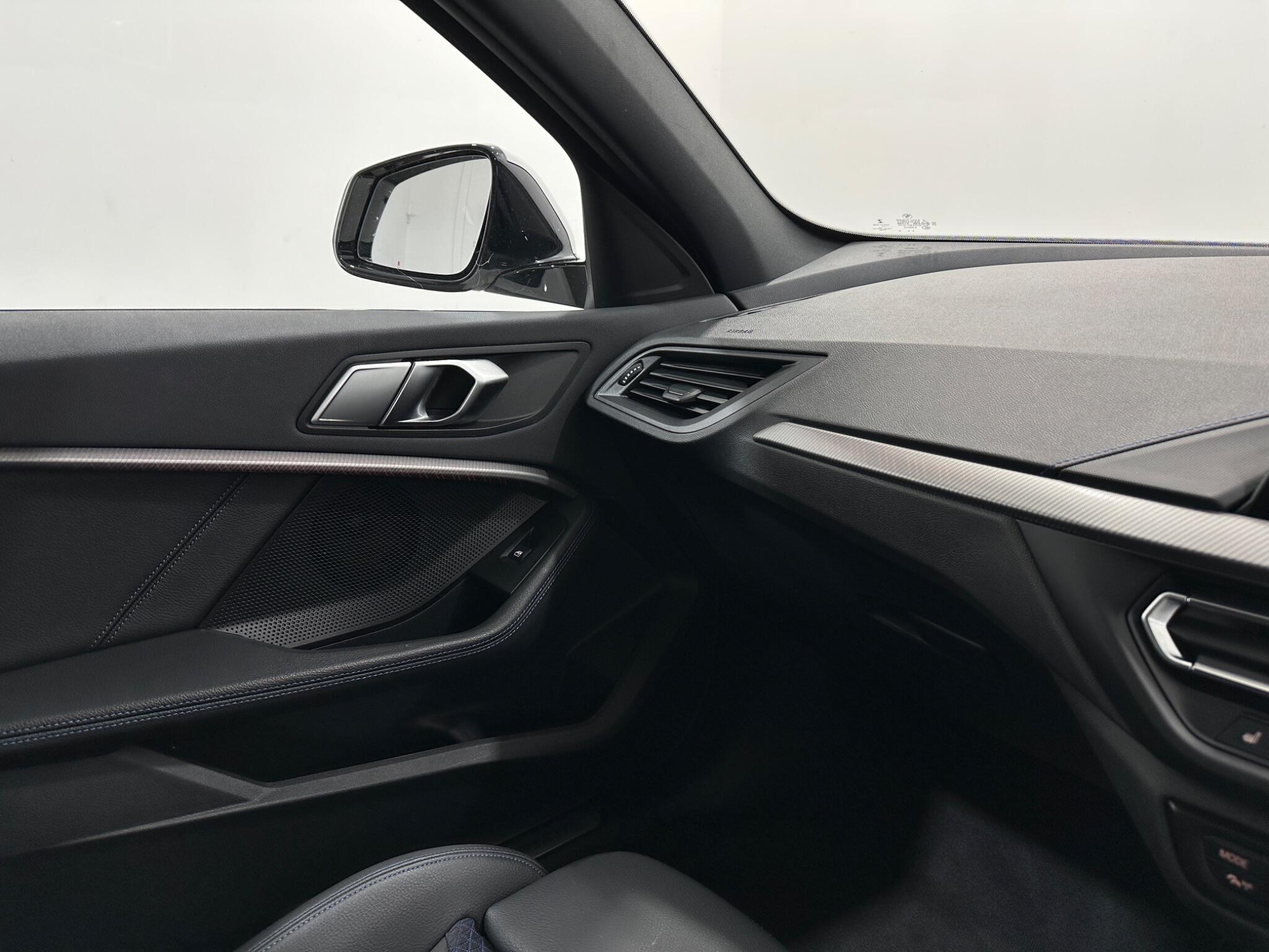 BMW 1 Series view 29